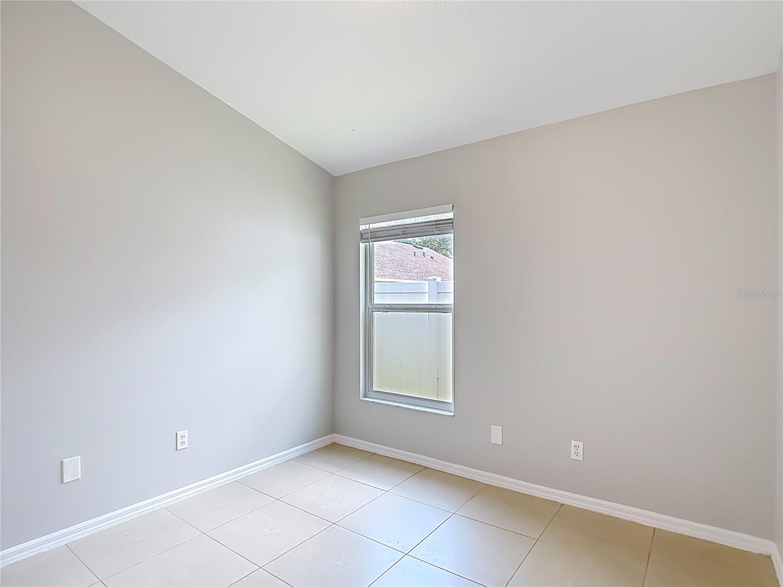 805 LESA GLEN PL