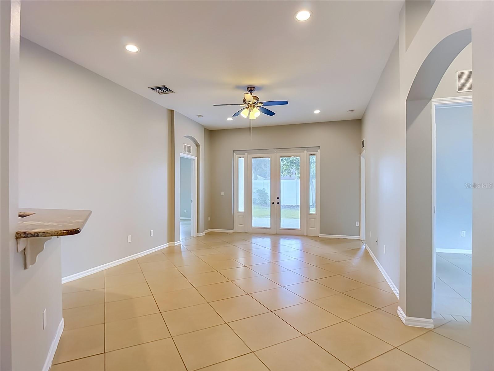 805 LESA GLEN PL