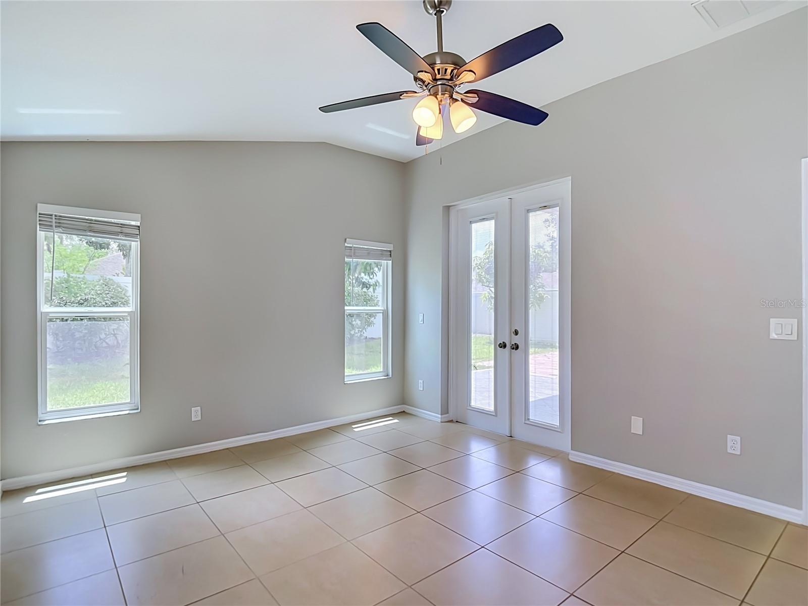 805 LESA GLEN PL