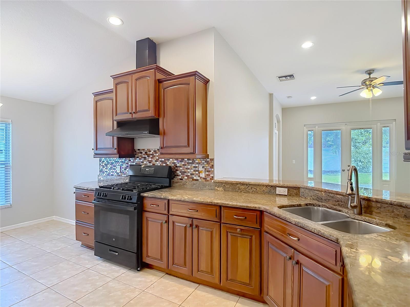 805 LESA GLEN PL