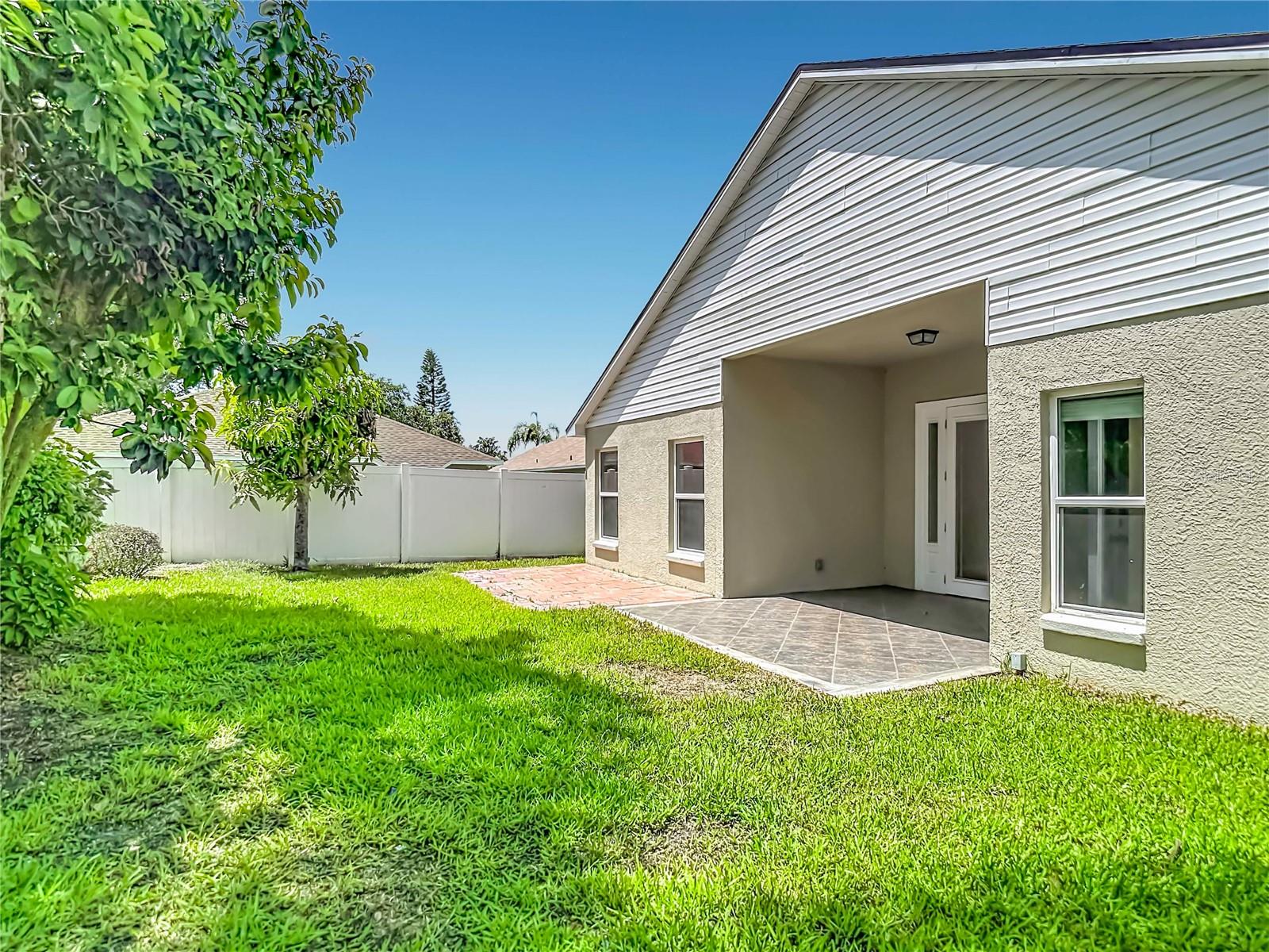 805 LESA GLEN PL