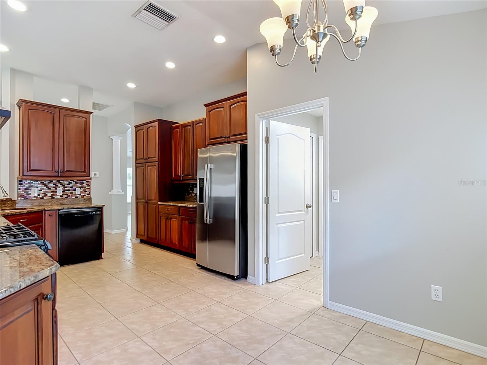 805 LESA GLEN PL