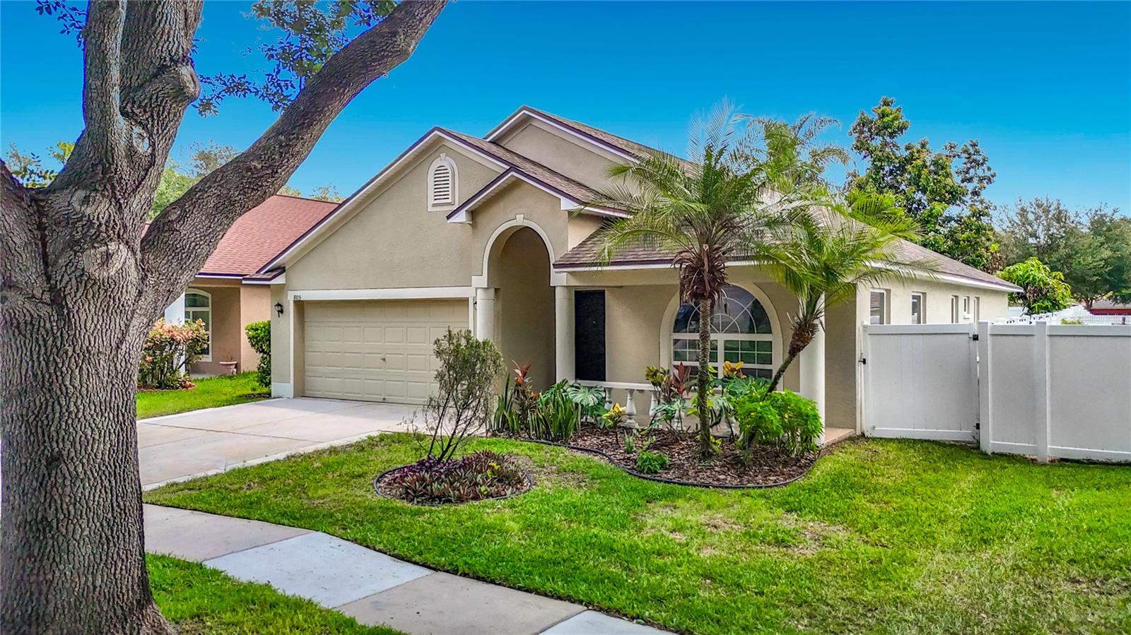 805 LESA GLEN PL