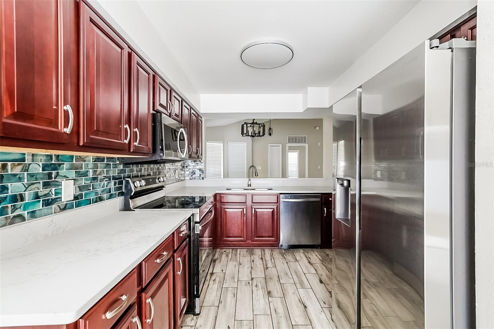 1019 RIDGEFIELD DR