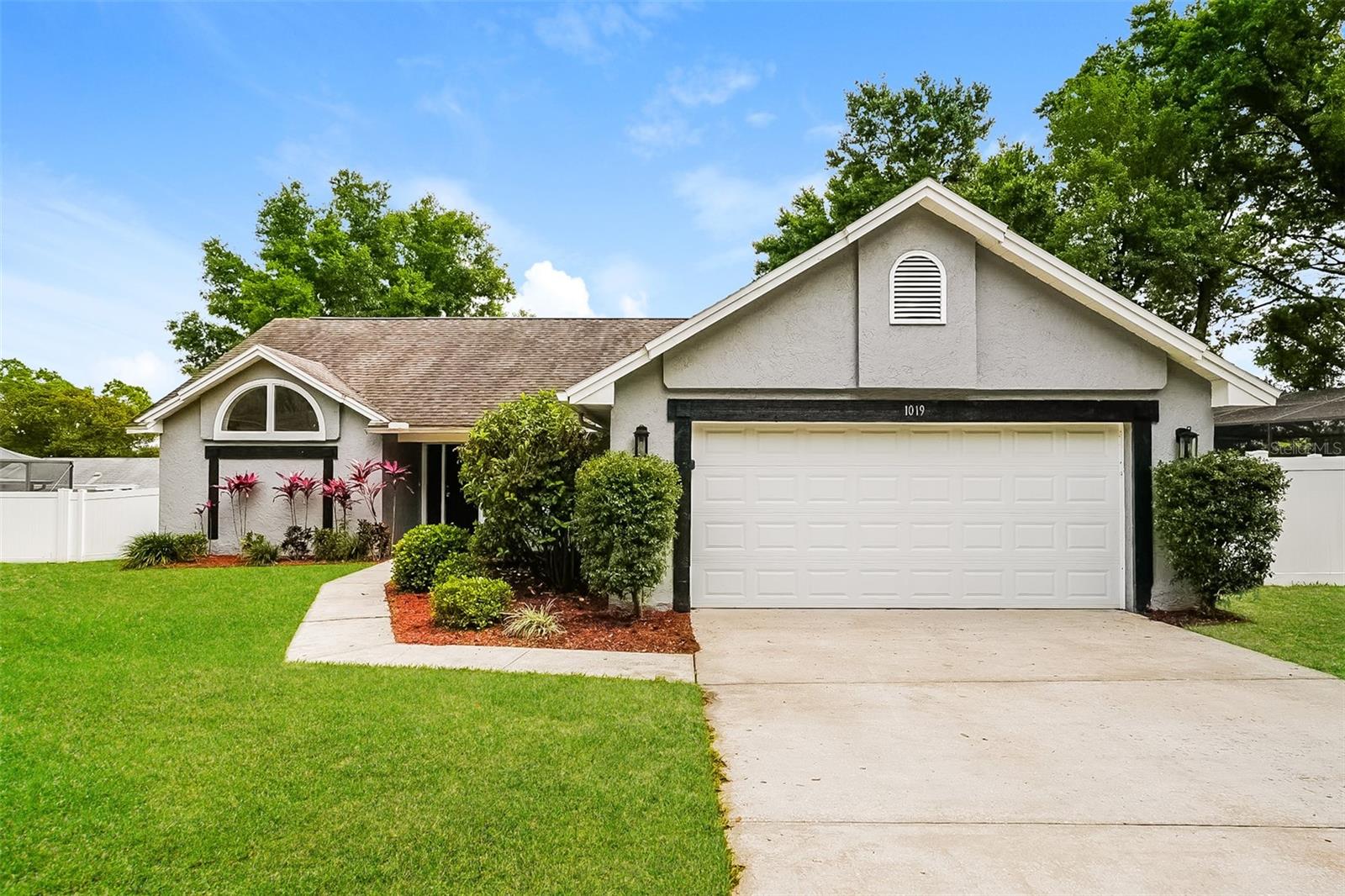 1019 RIDGEFIELD DR