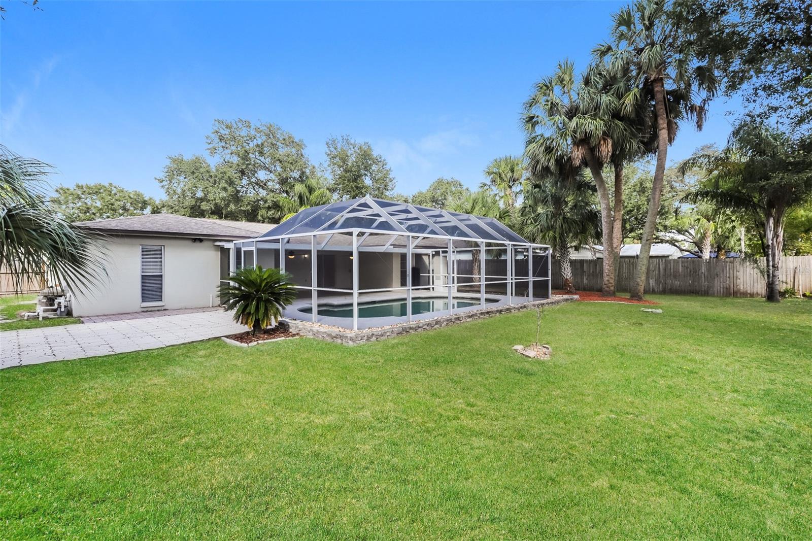 762 ISLETON DR