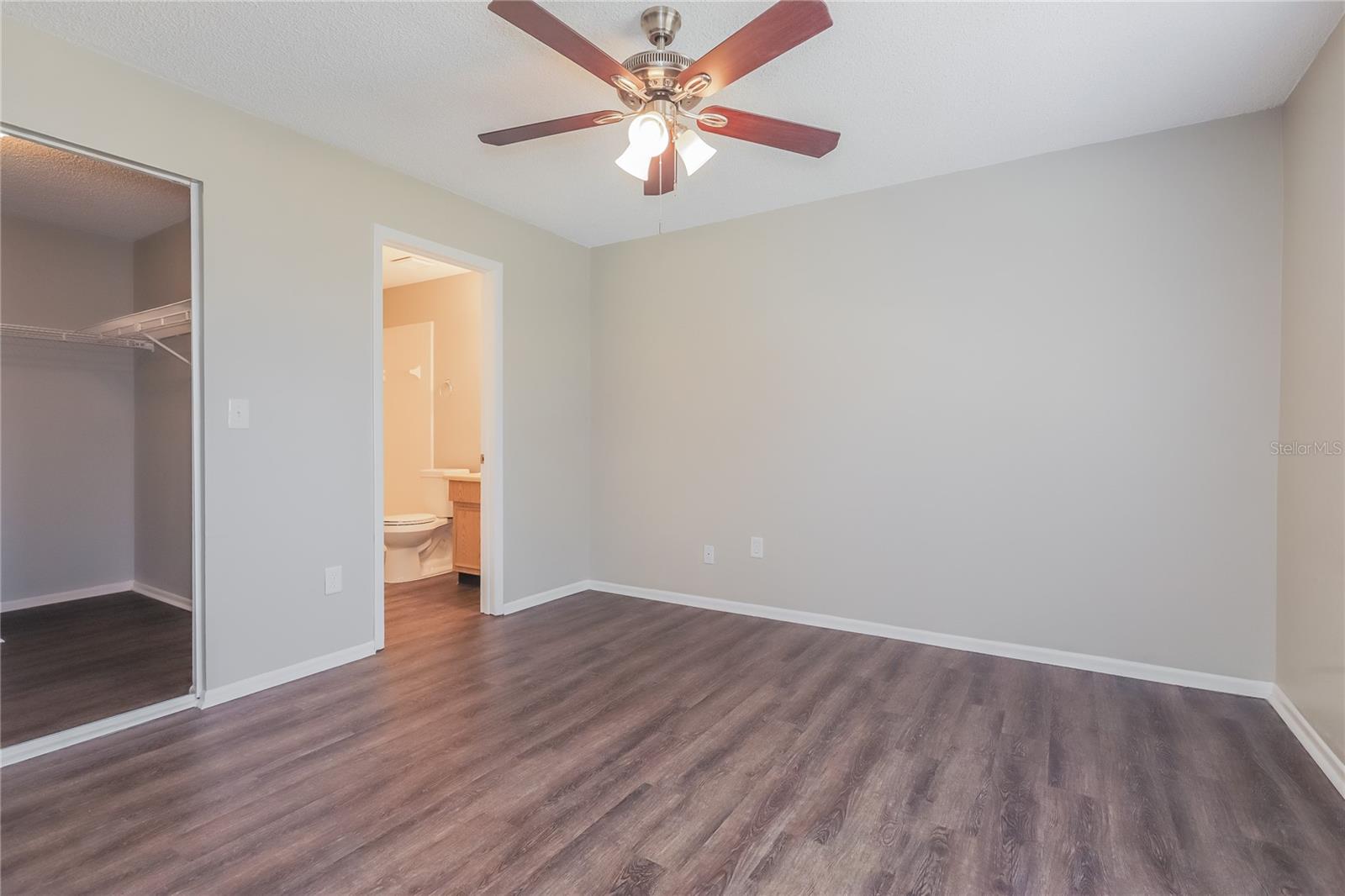 1002 PINEHAVEN CT