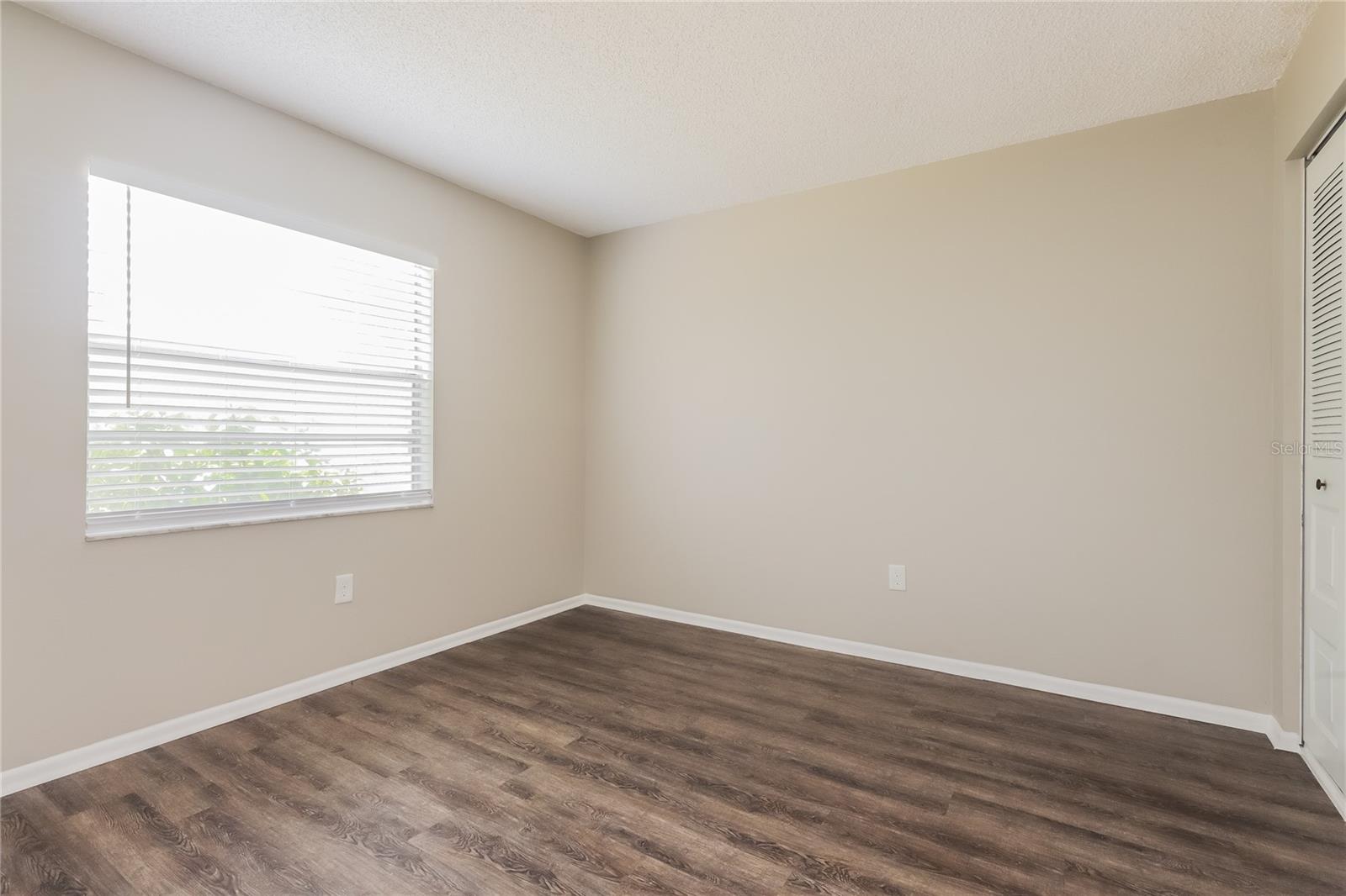 1002 PINEHAVEN CT