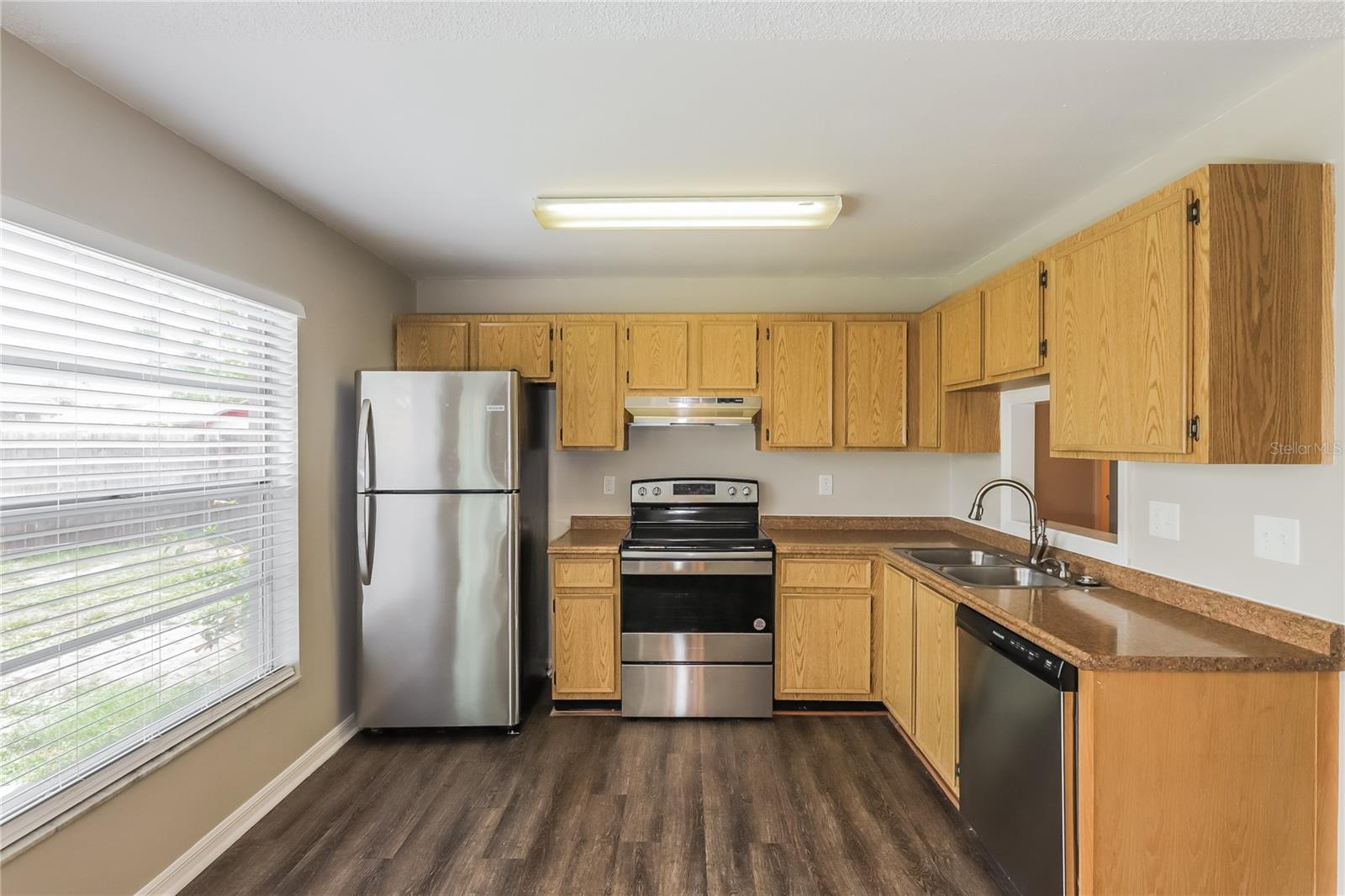 1002 PINEHAVEN CT