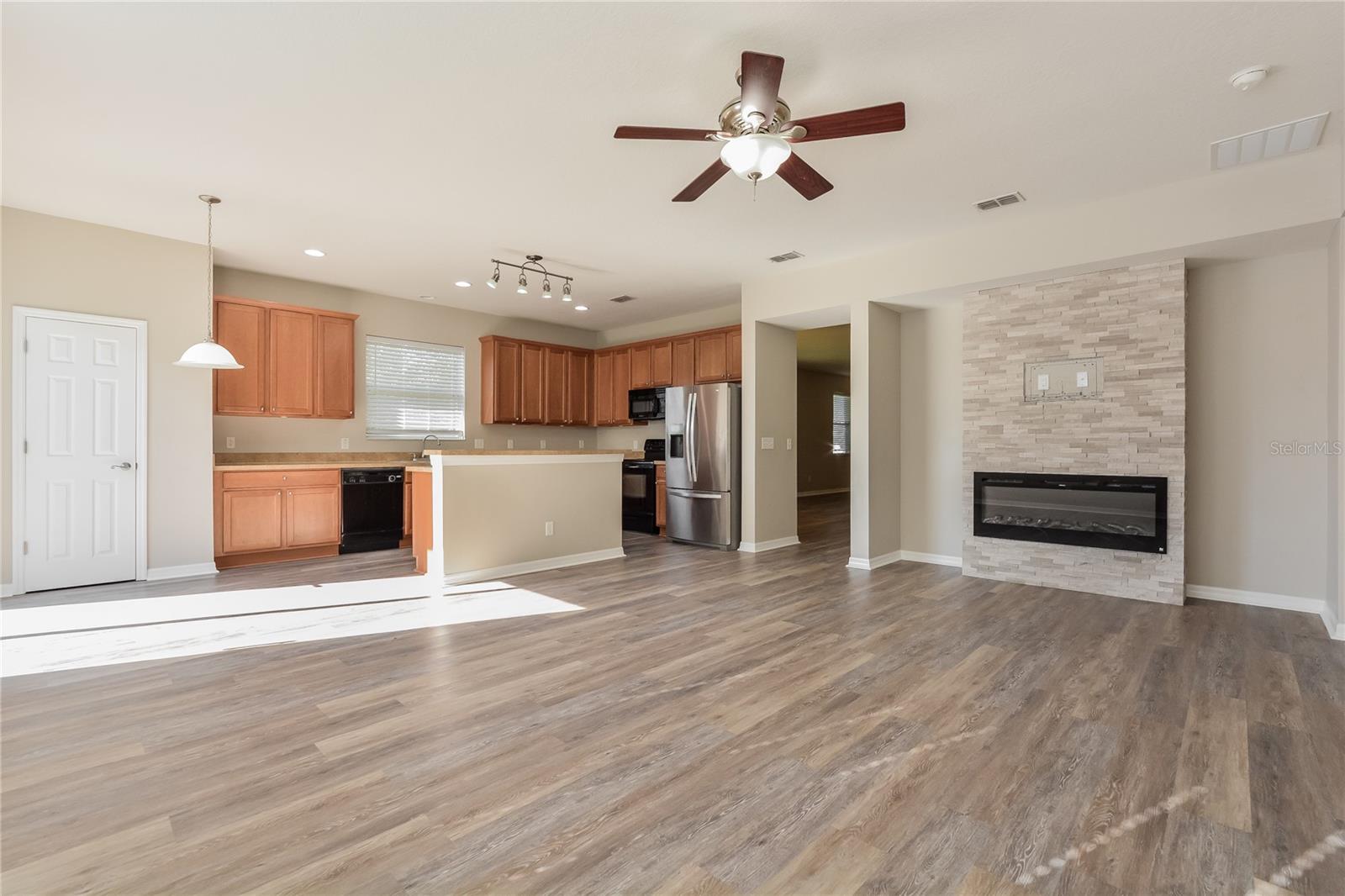 5061 GANDROSS LN