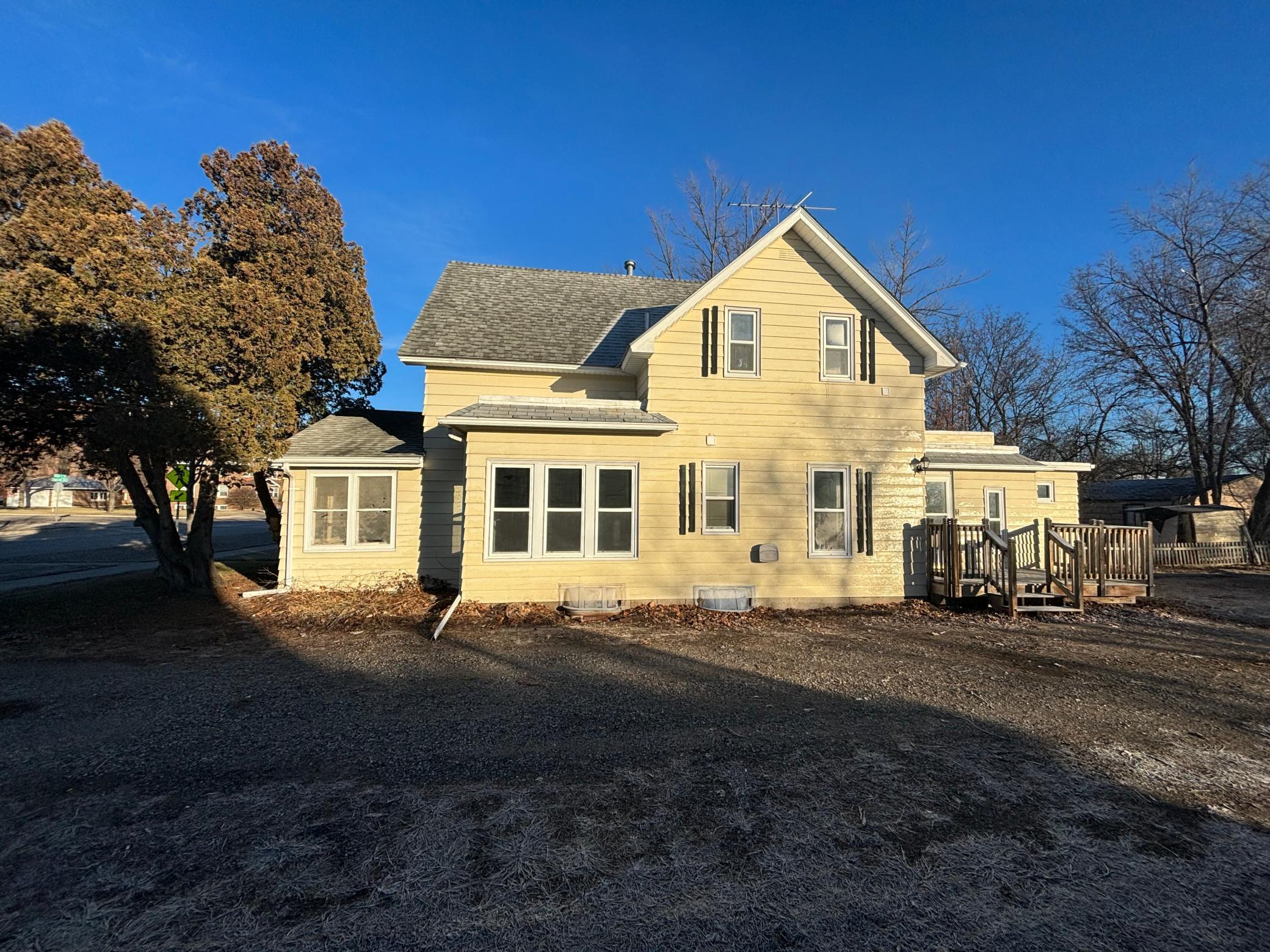 215 Adams Street SE