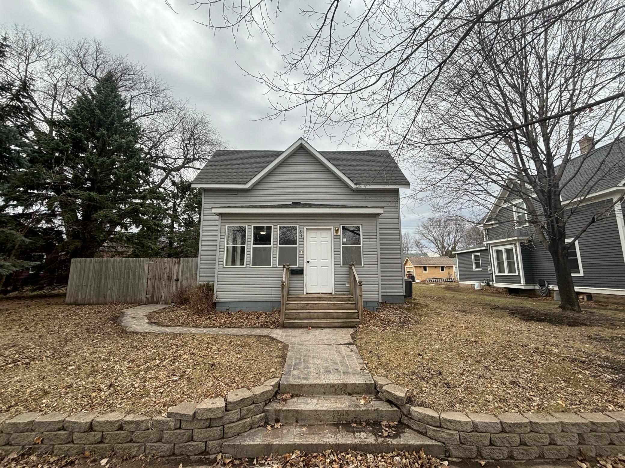 811 N 4th Street