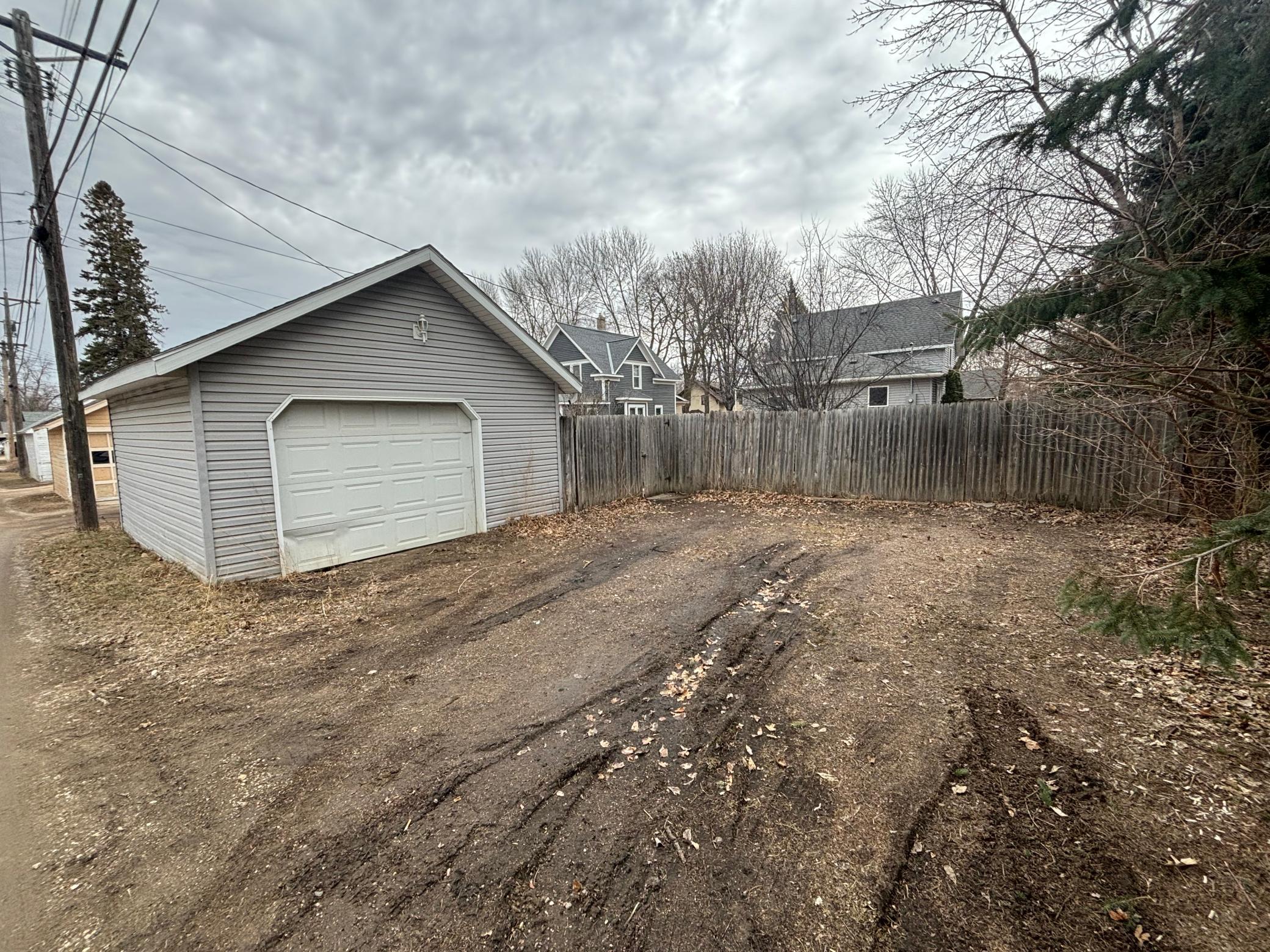 811 N 4th Street