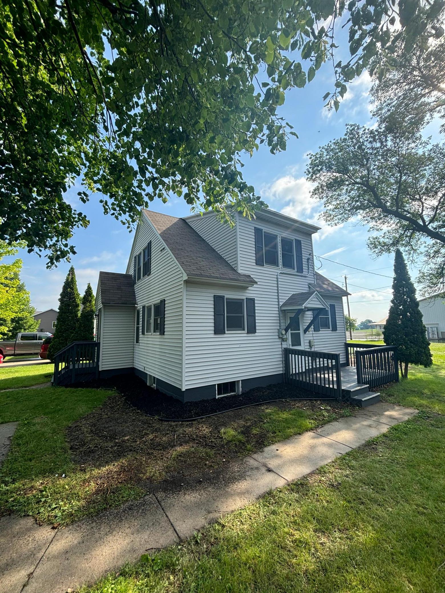 433 NE 2nd Street