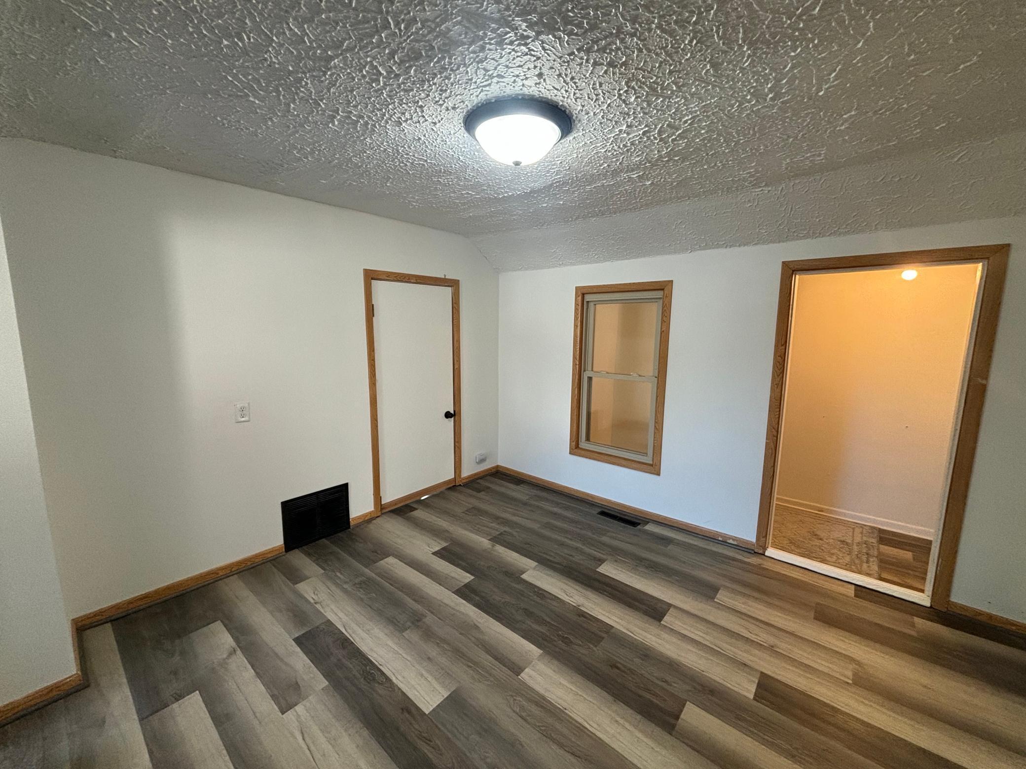 140 Broadway Avenue S
