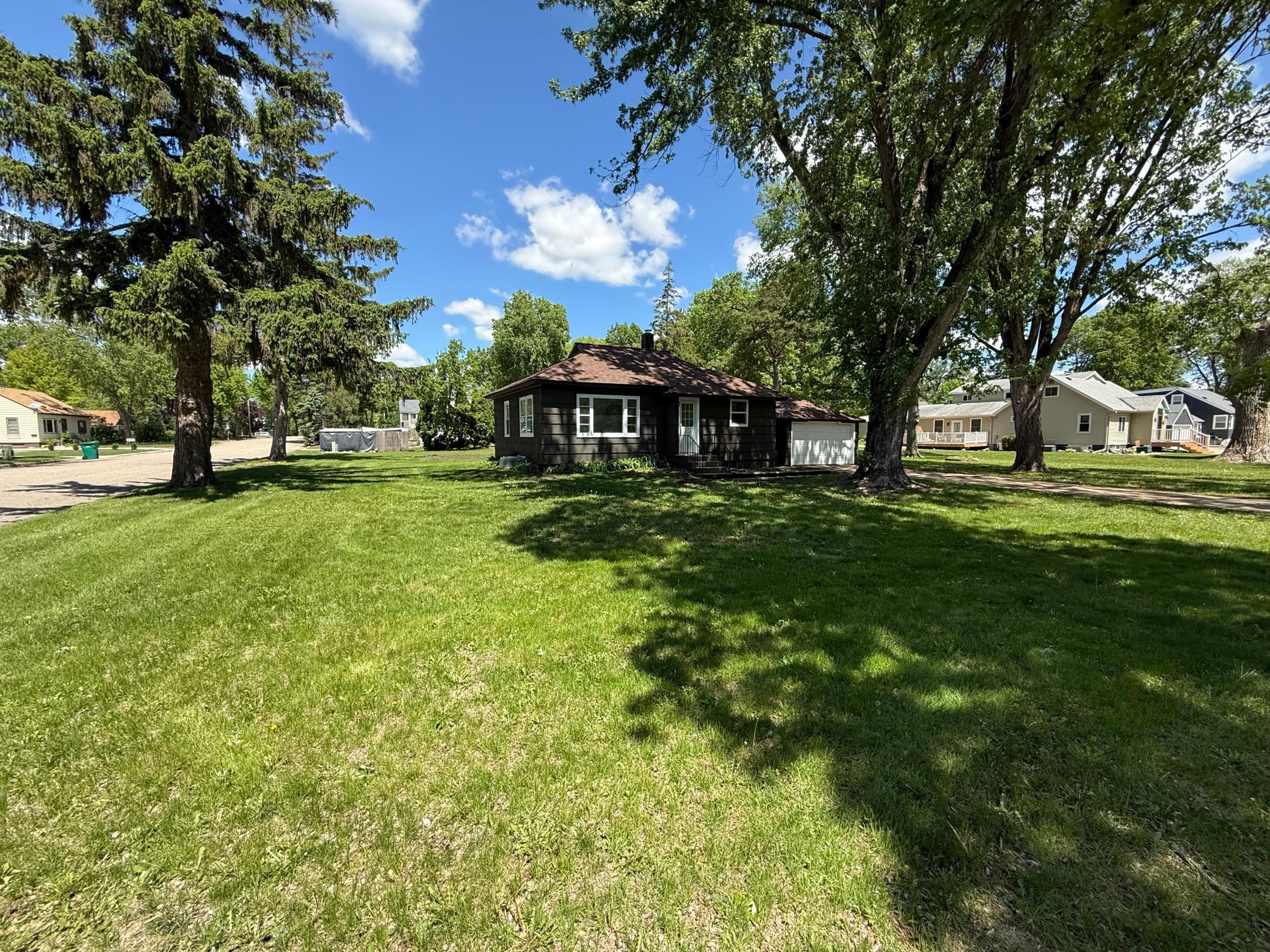 446 W Darwin Street