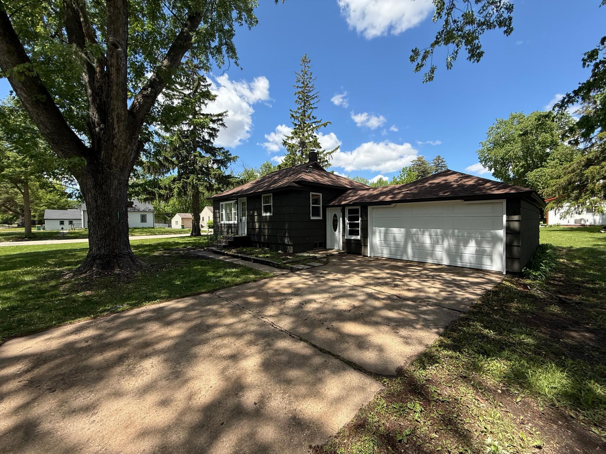 446 W Darwin Street