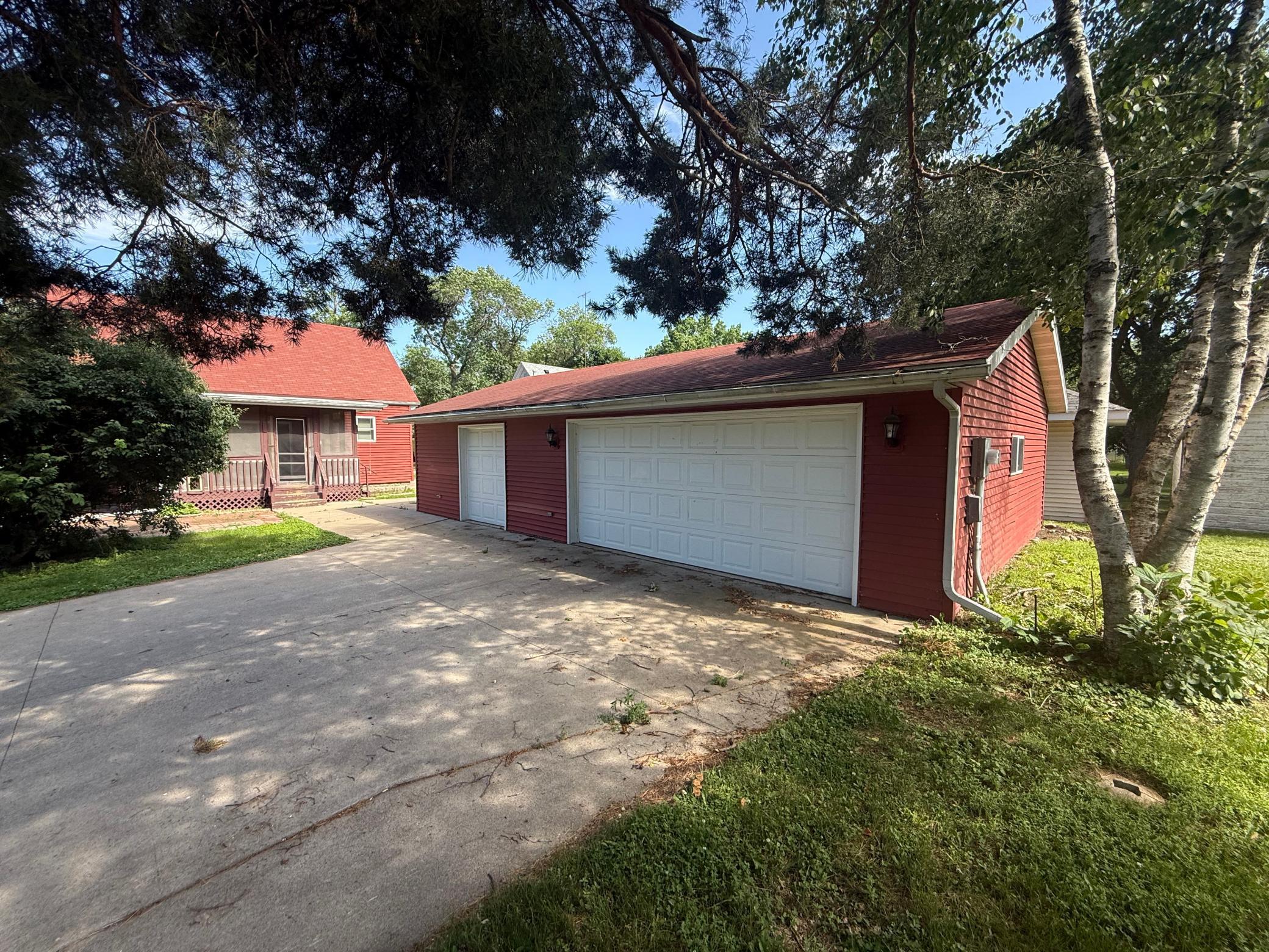 400 S Swift Avenue