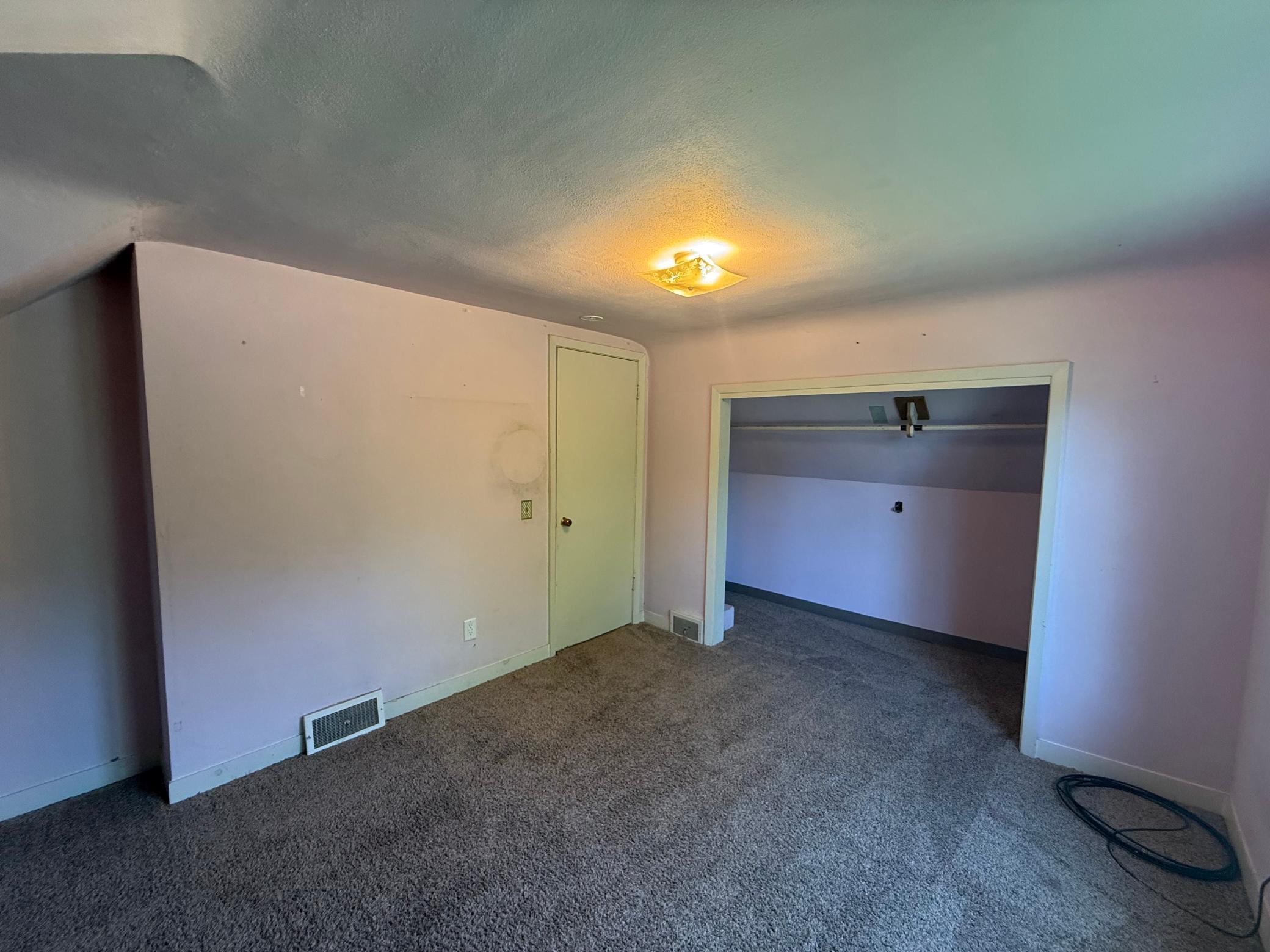 400 S Swift Avenue