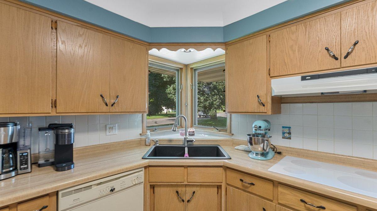 2405 Centennial Drive