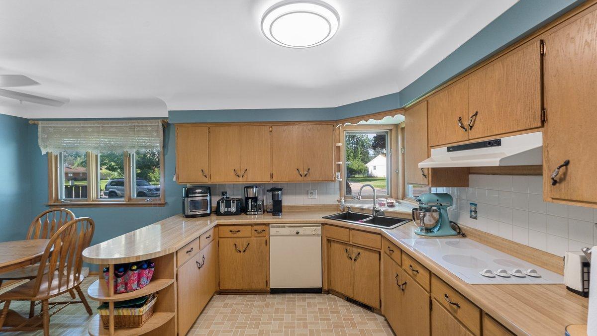 2405 Centennial Drive