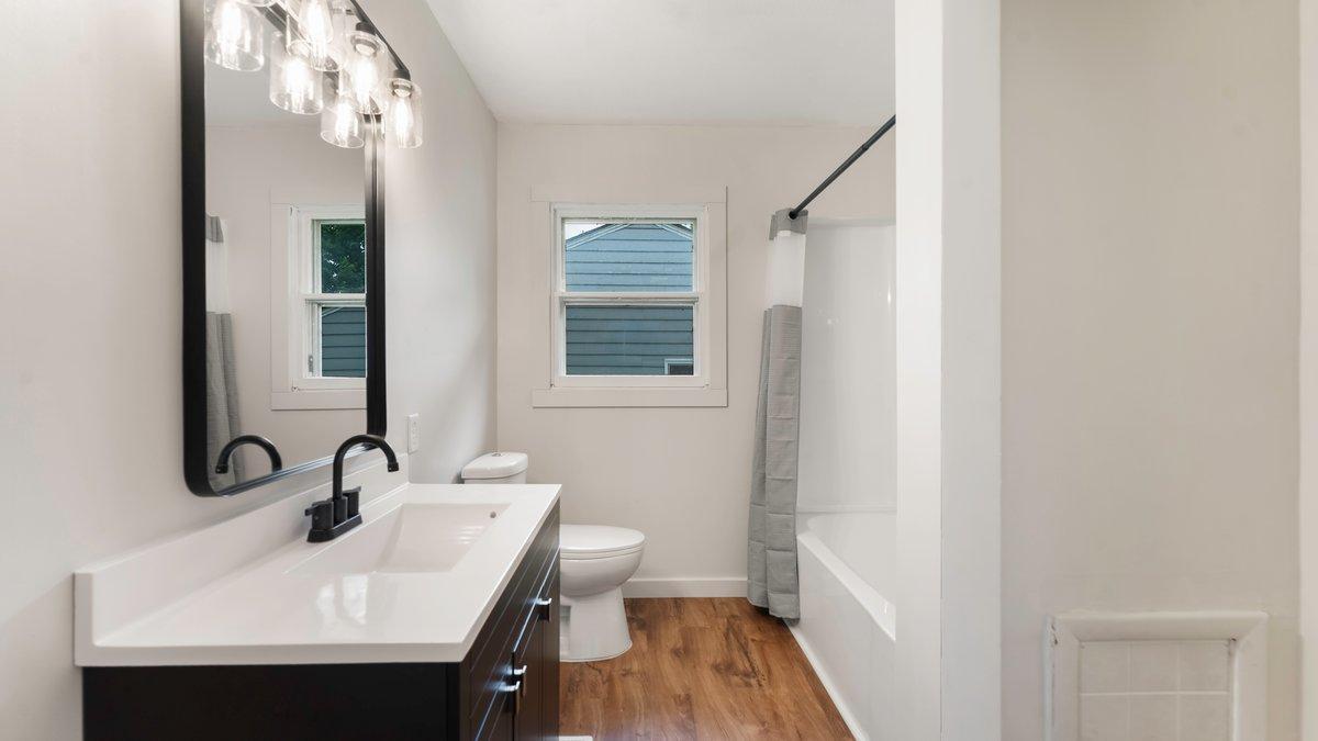 117 W Lockerbie Street