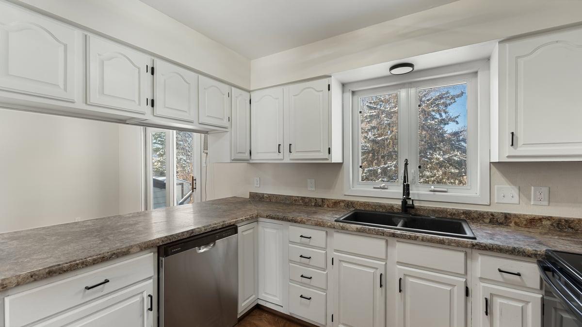 829 Pleasantview Drive SE