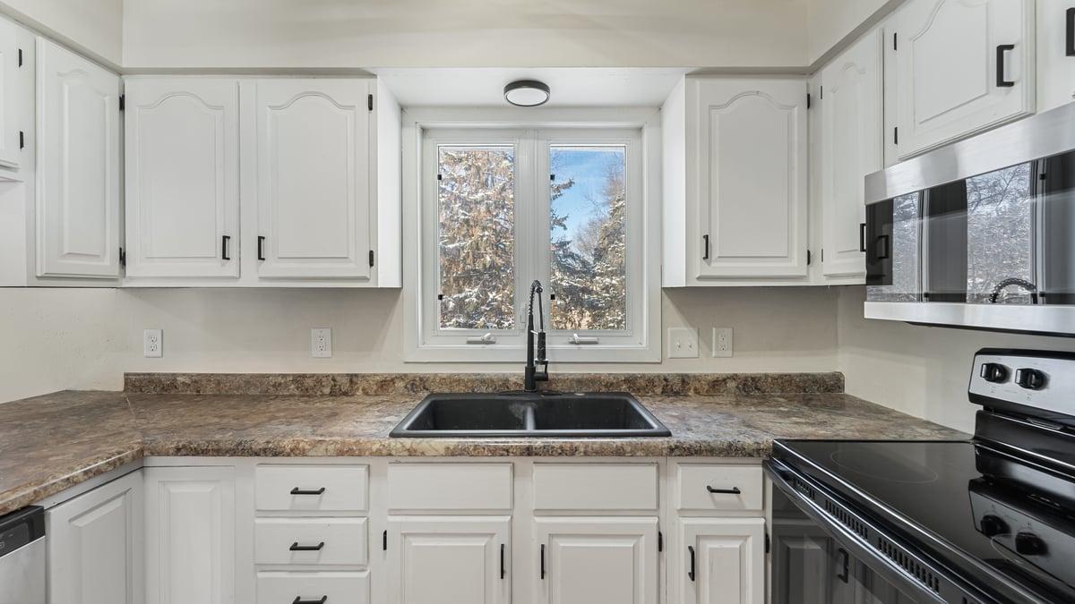 829 Pleasantview Drive SE