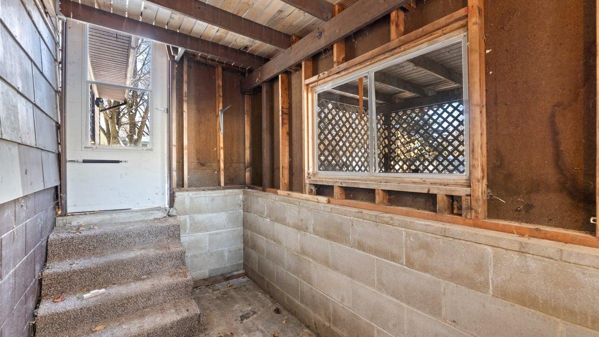 829 Pleasantview Drive SE