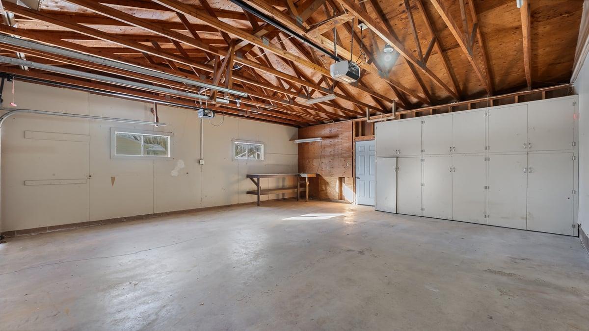 829 Pleasantview Drive SE