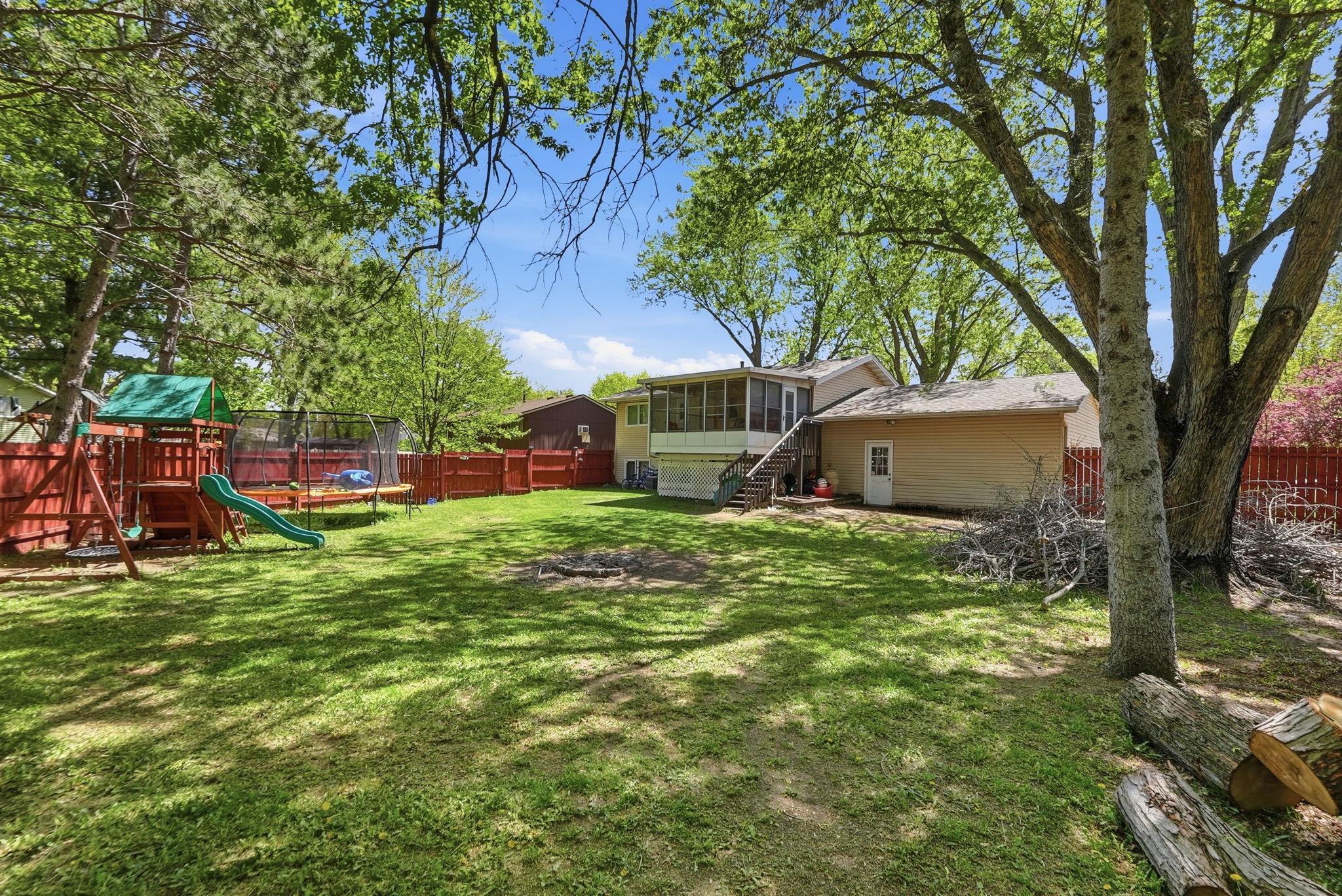 305 8th Street N