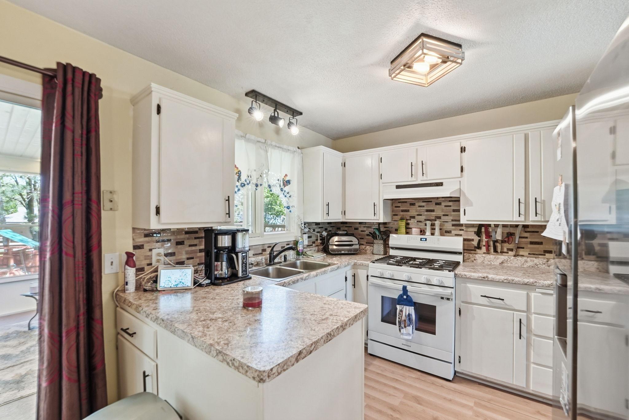 305 8th Street N