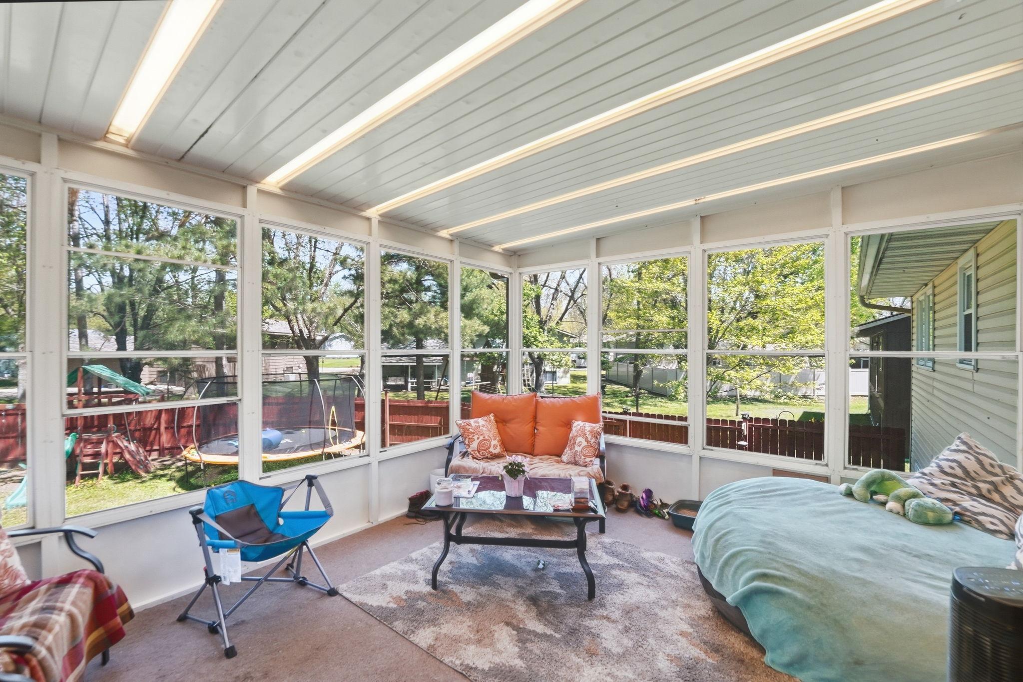 305 8th Street N