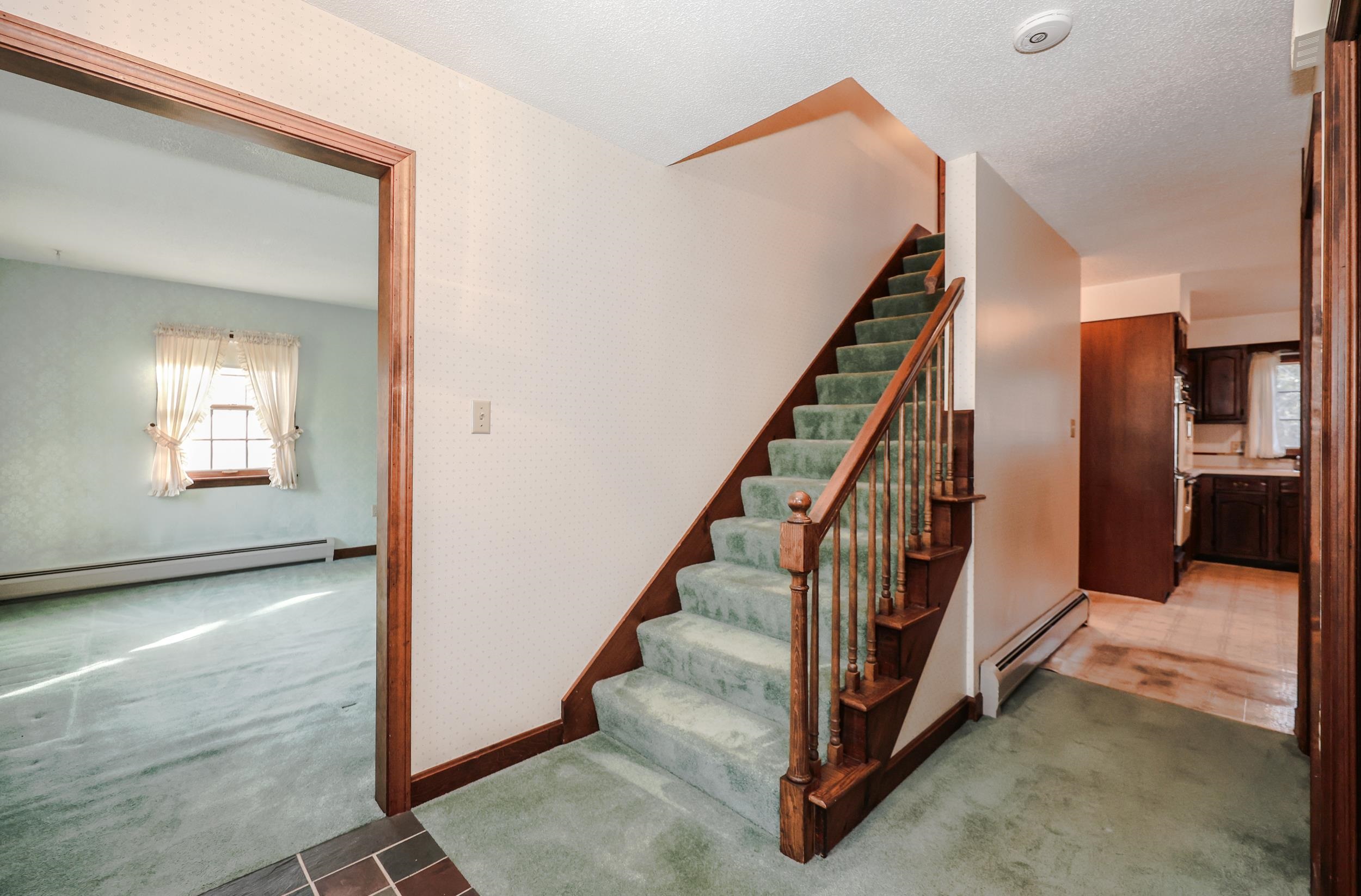 10 Woodland Circle