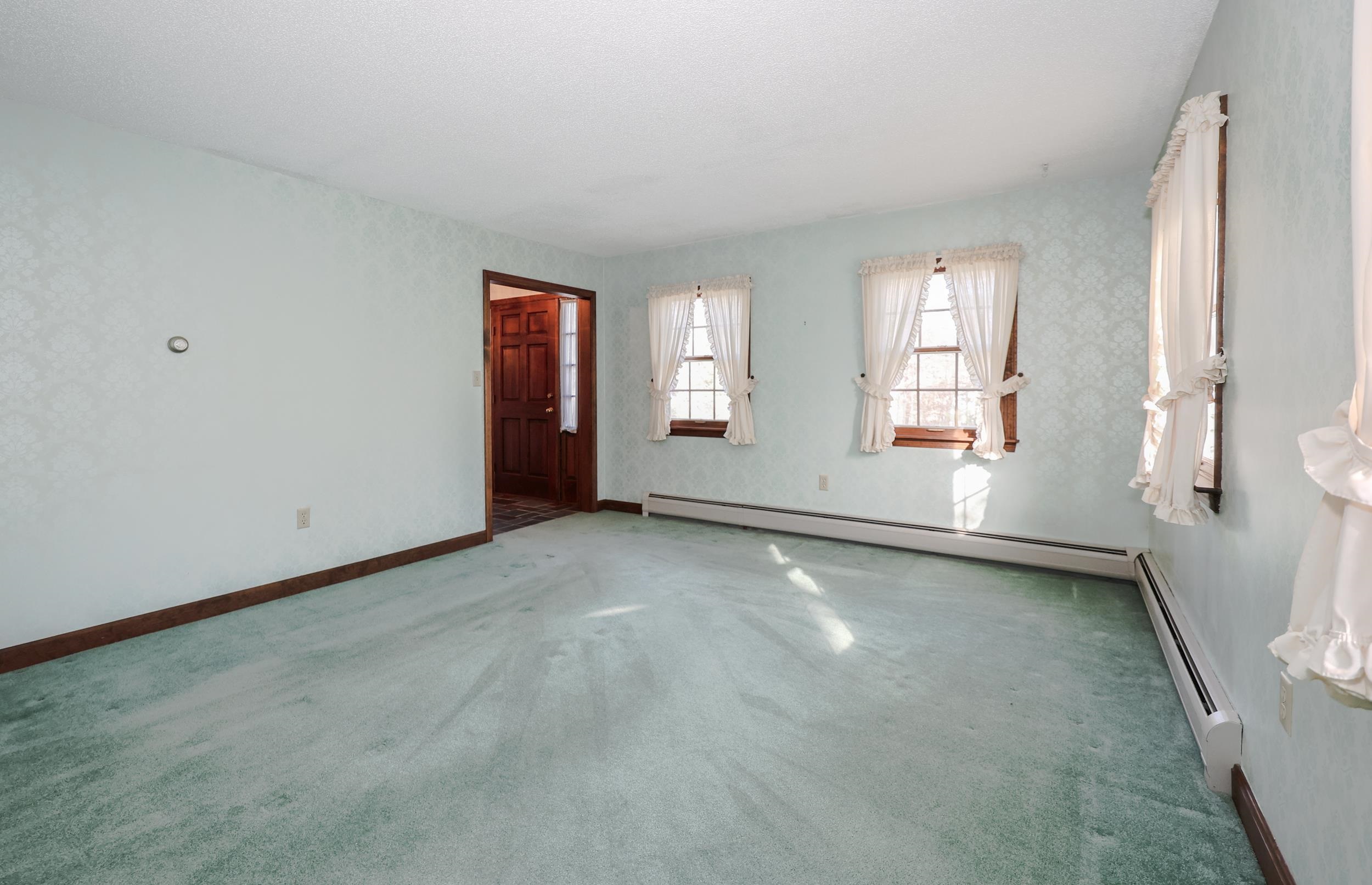 10 Woodland Circle