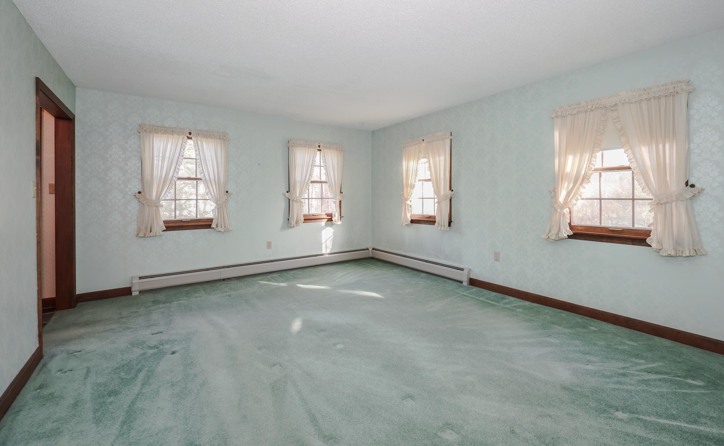 10 Woodland Circle