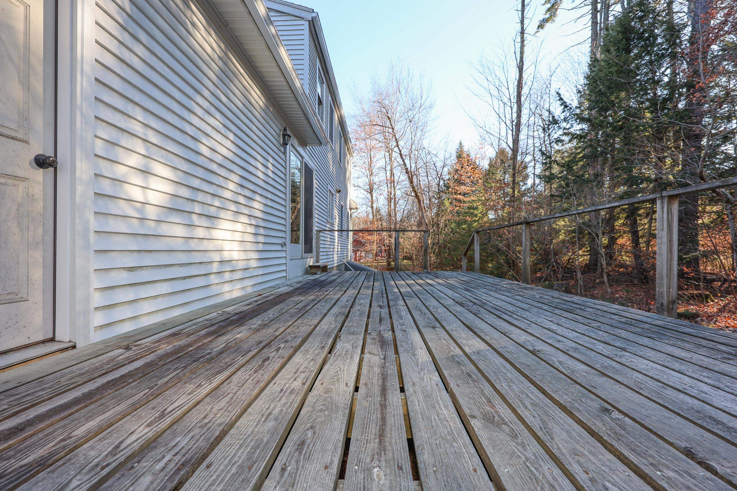 10 Woodland Circle