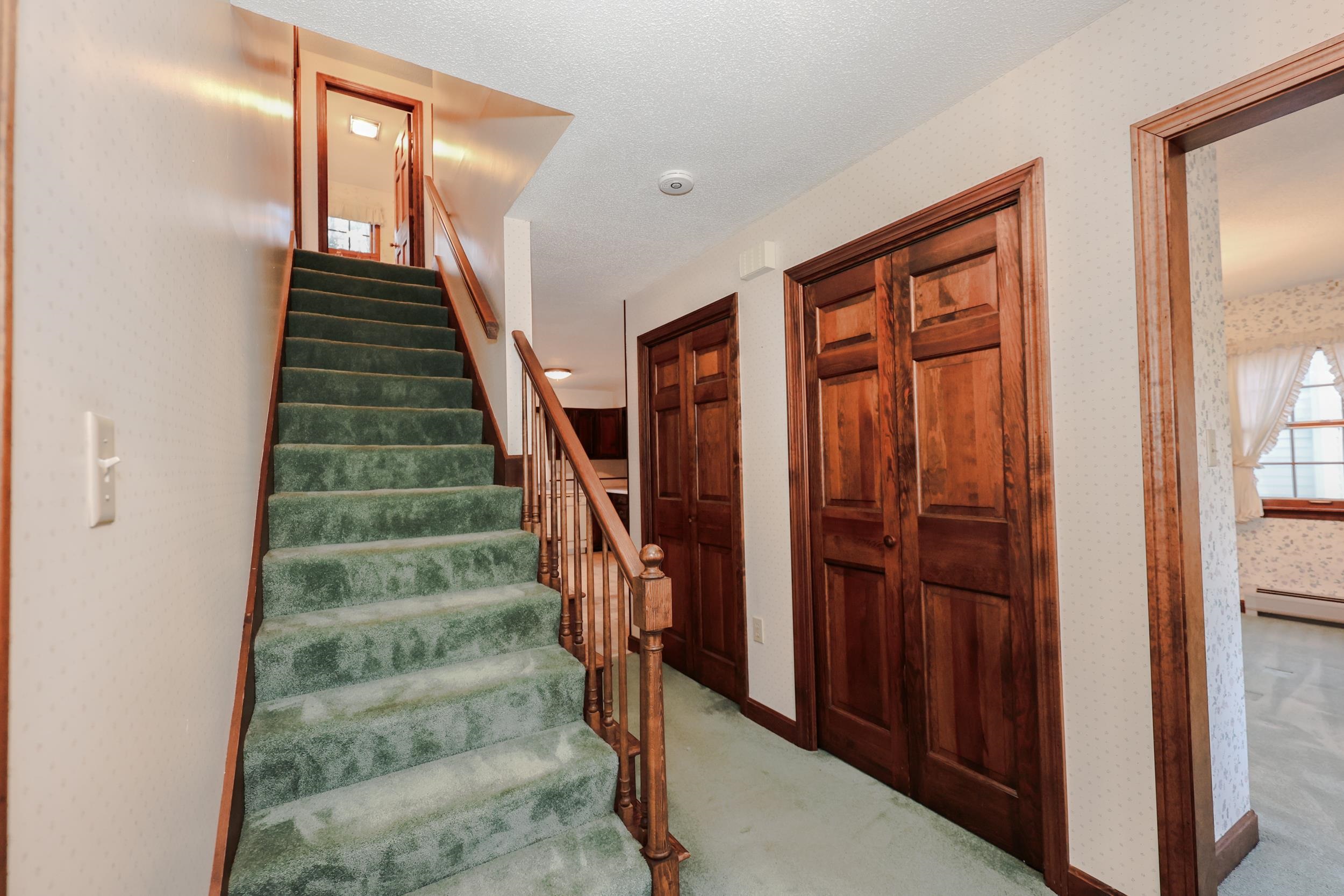 10 Woodland Circle