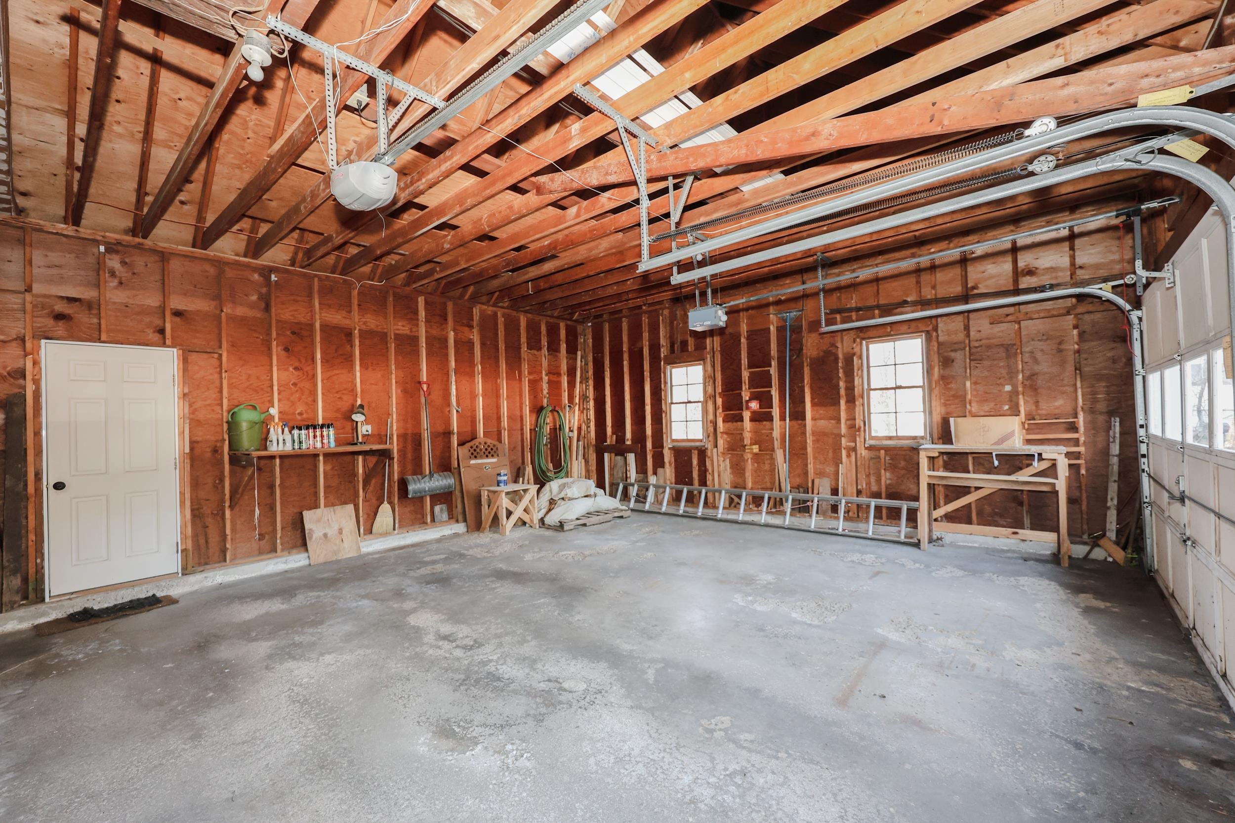10 Woodland Circle