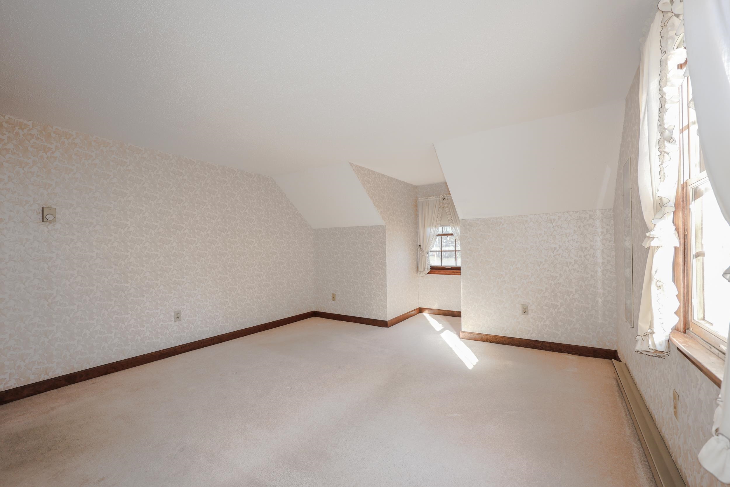 10 Woodland Circle