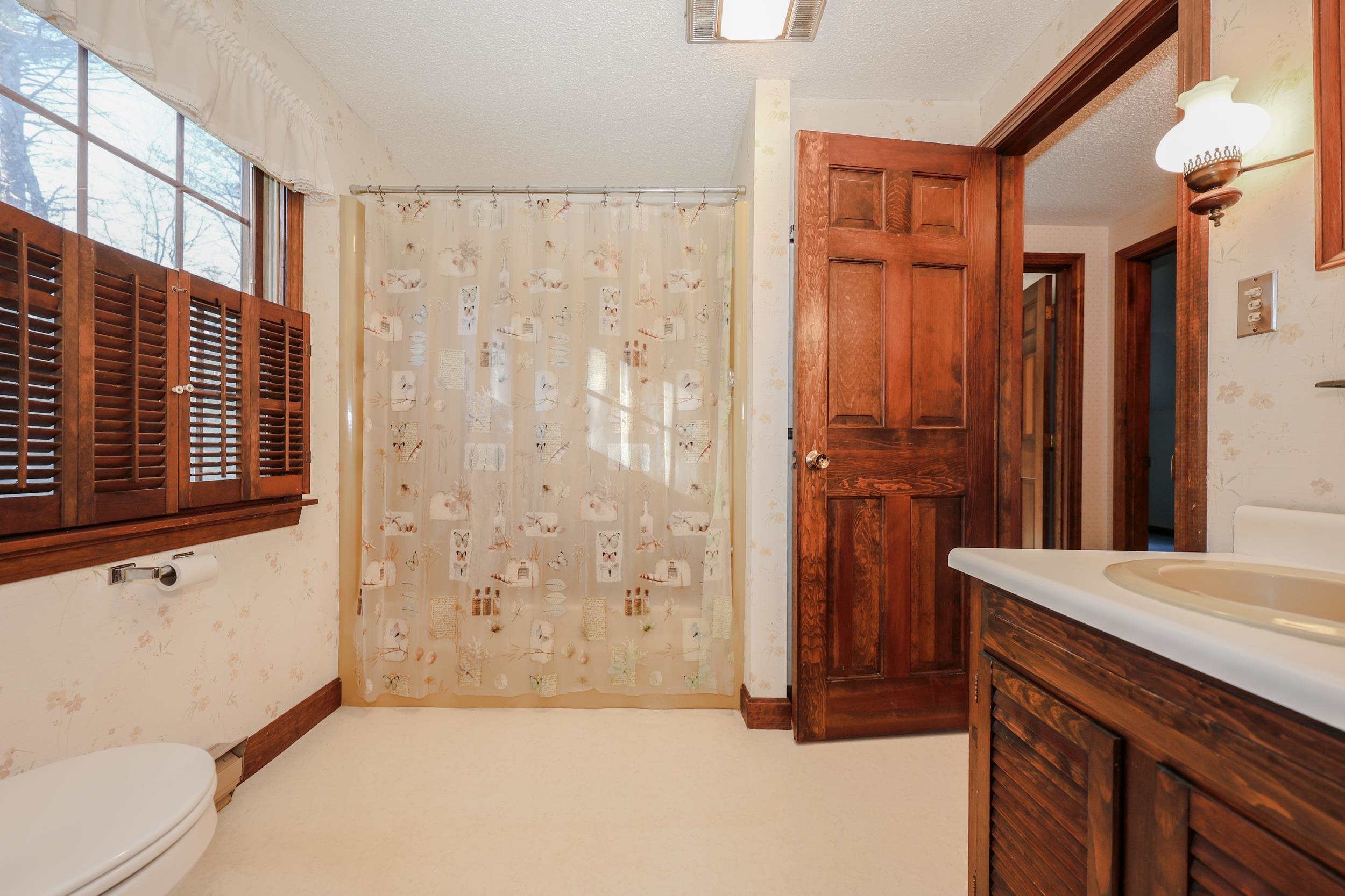 10 Woodland Circle