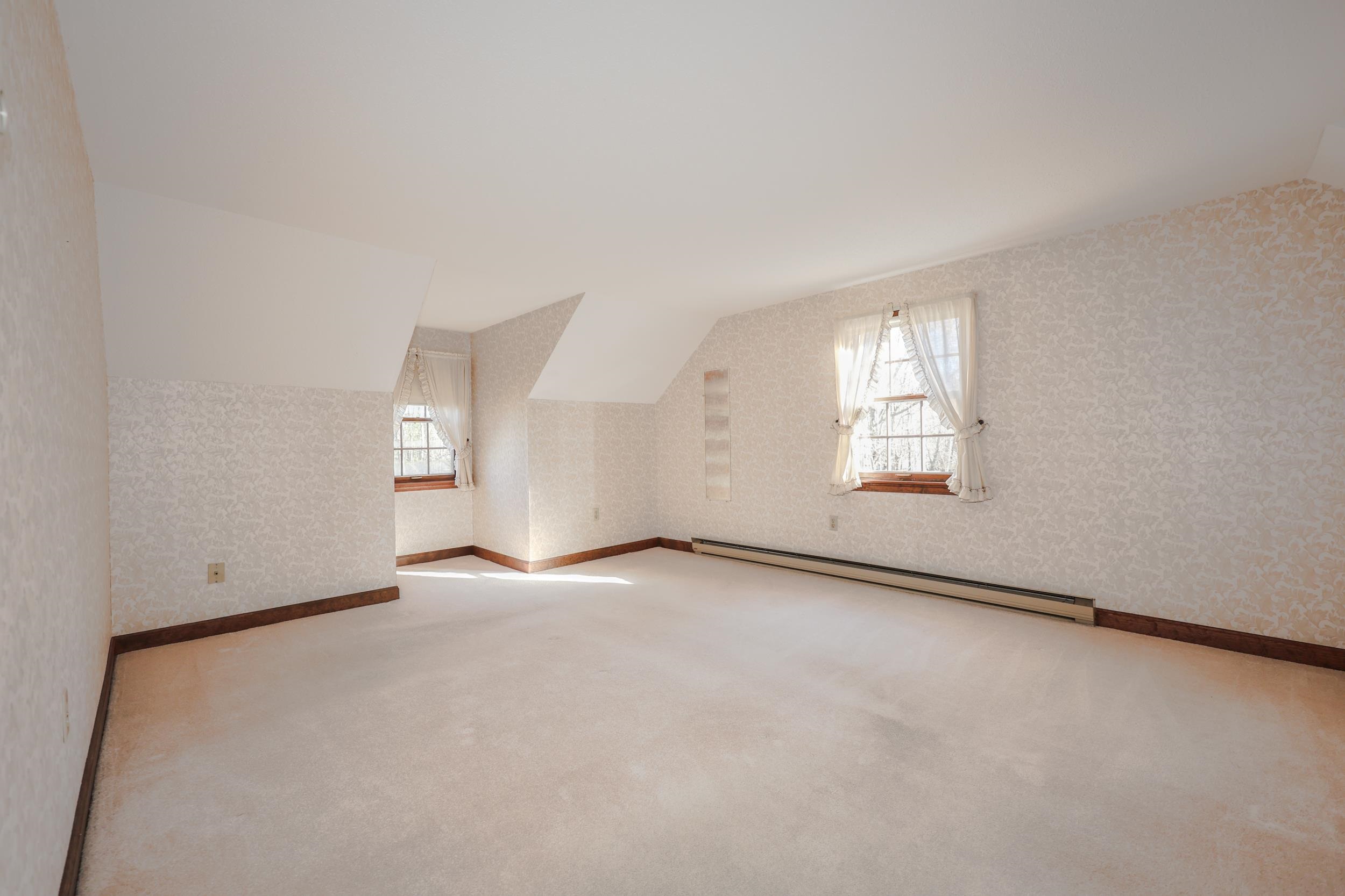 10 Woodland Circle