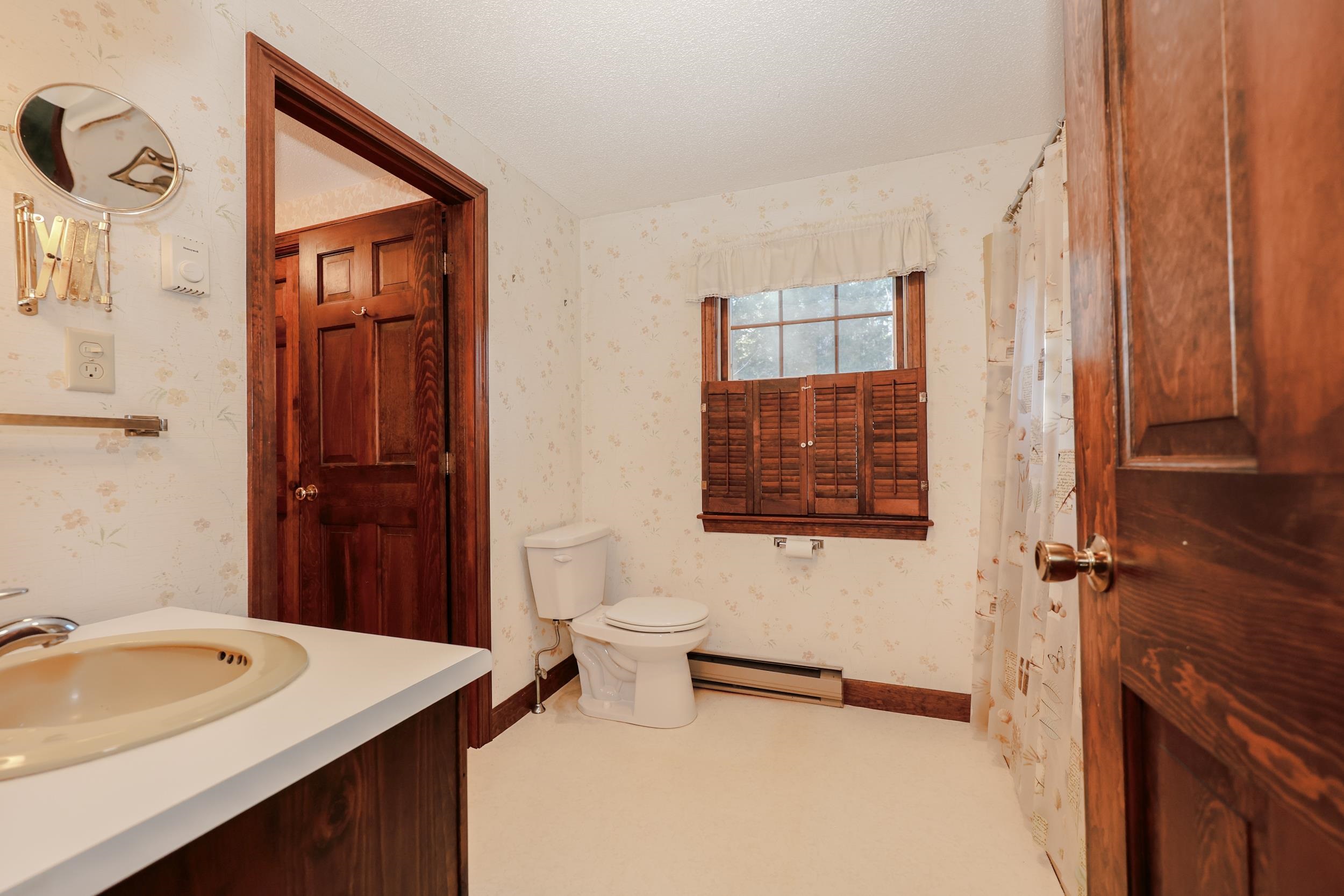 10 Woodland Circle