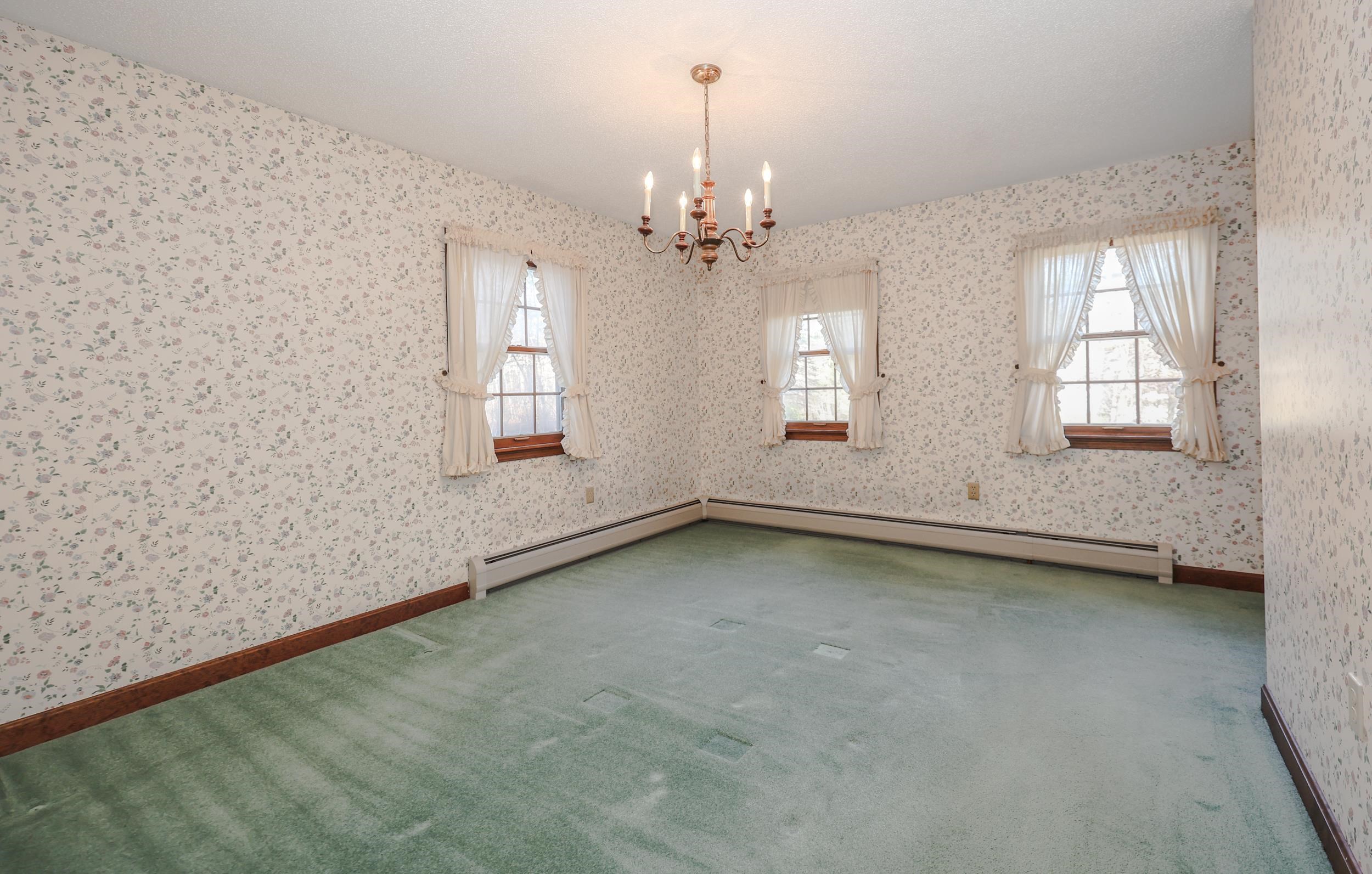 10 Woodland Circle