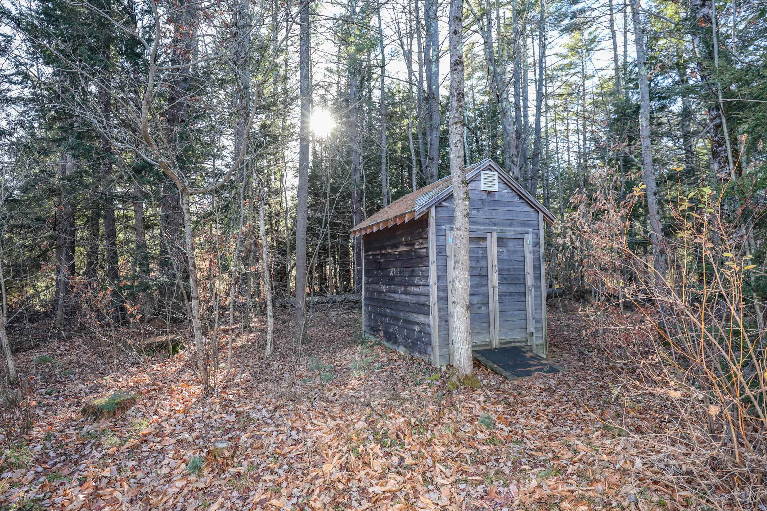 10 Woodland Circle