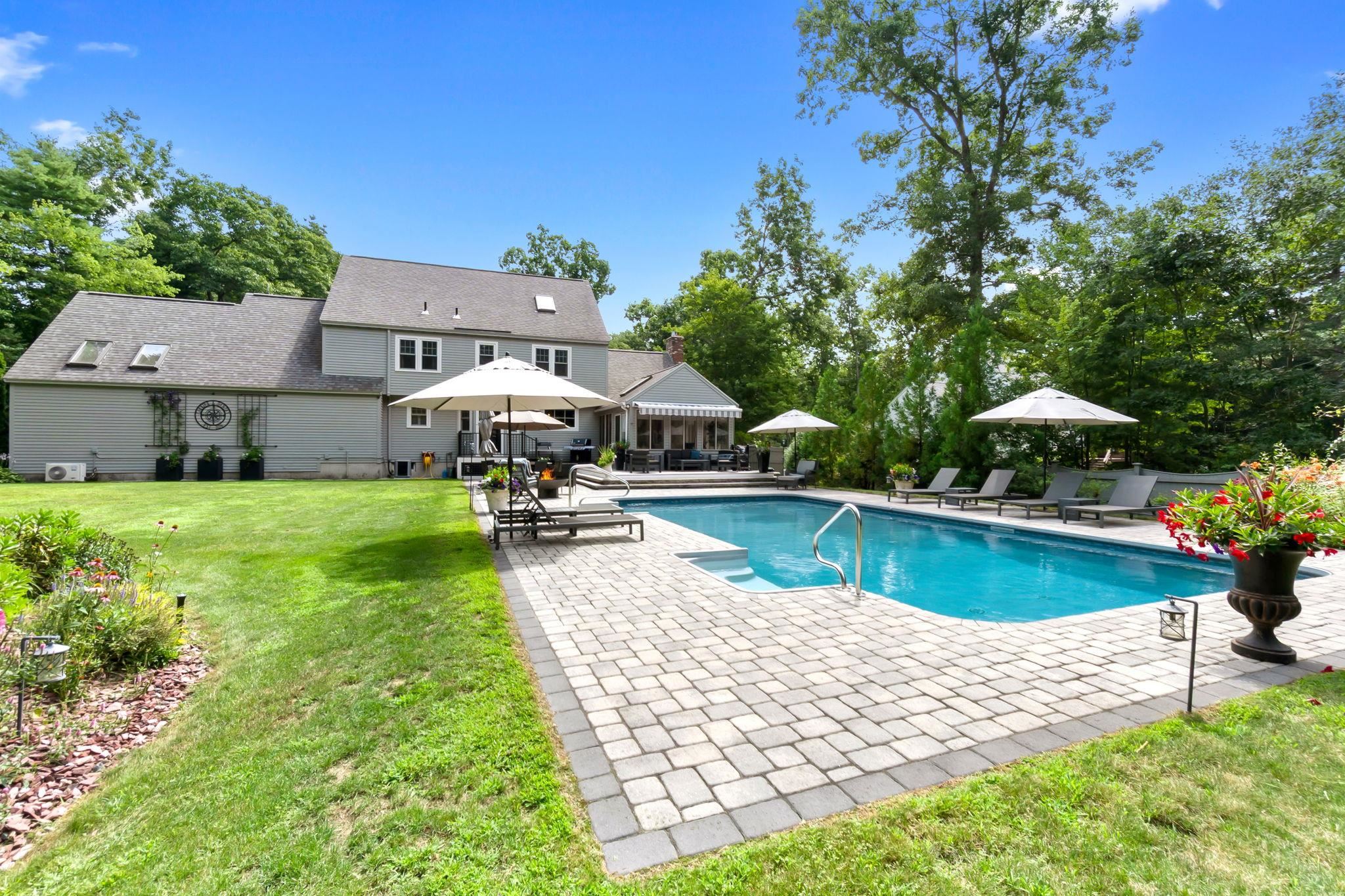 19 Buttonwood Drive