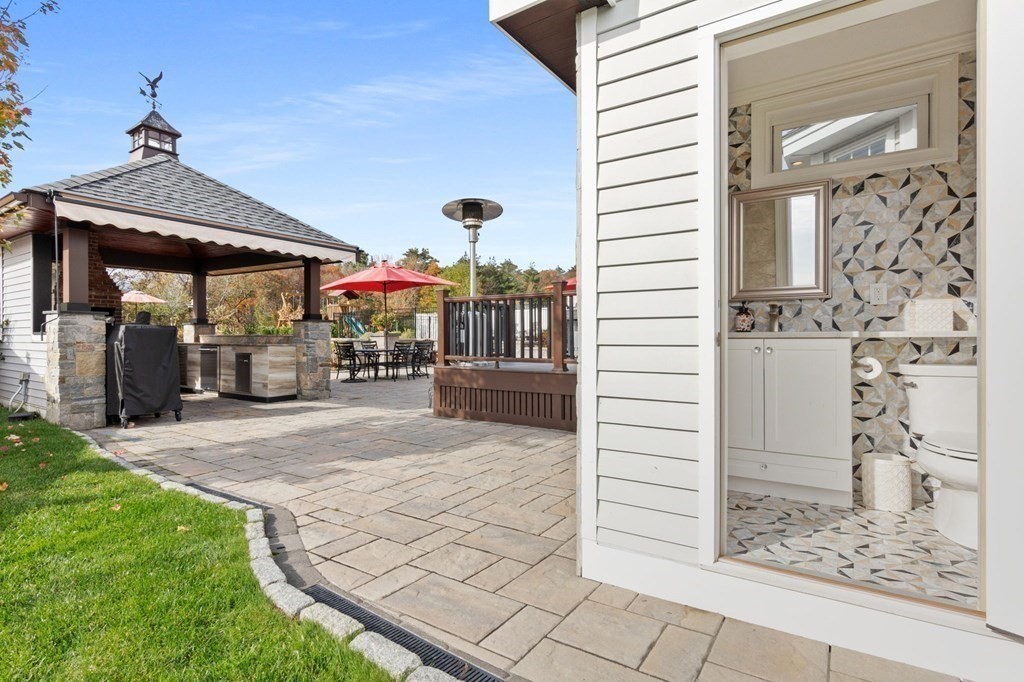 2 Poplar Hill Circle