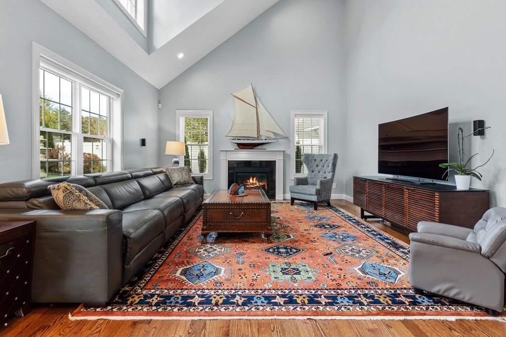 2 Poplar Hill Circle