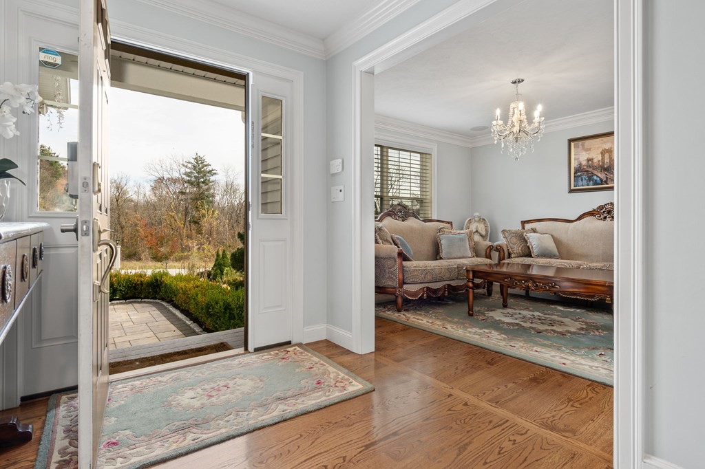 2 Poplar Hill Circle