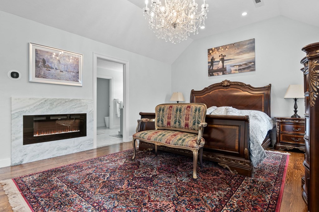 2 Poplar Hill Circle